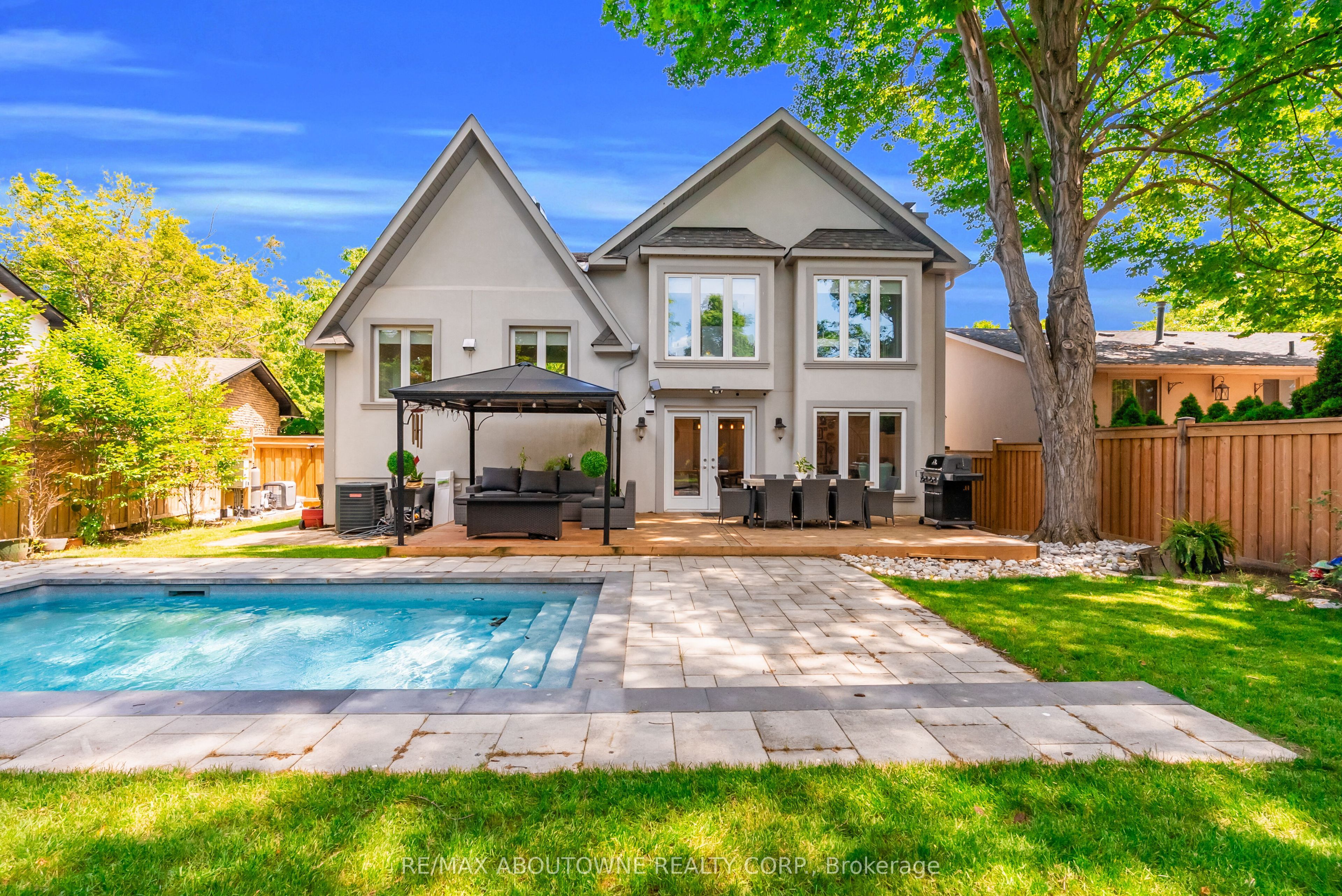 428 Brookmill Road, Oakville ‣ W13821214 428 Brookmill Road, Oakville ‣ W13821214