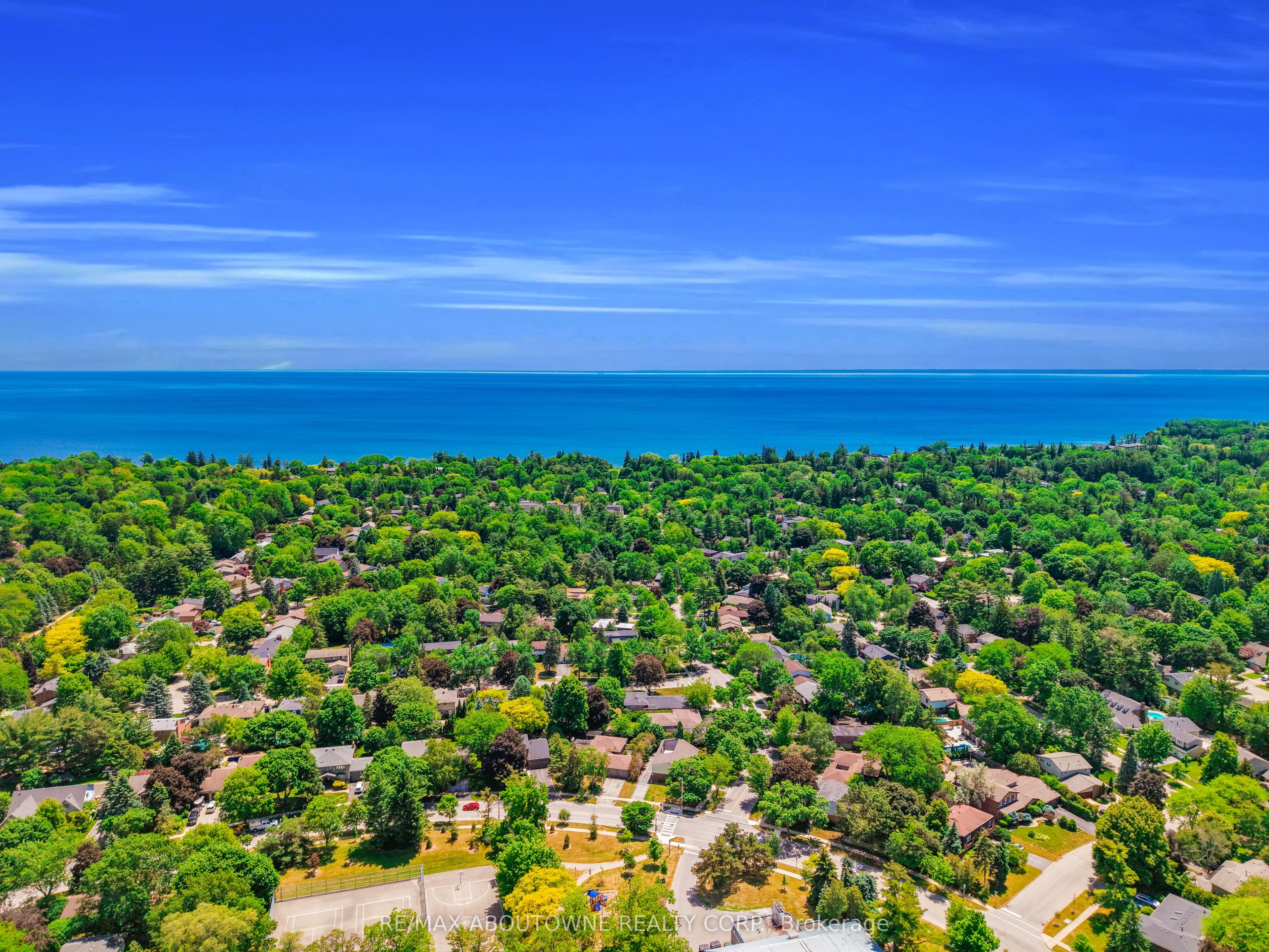 428 Brookmill Road, Oakville ‣ W13821214 428 Brookmill Road, Oakville ‣ W13821214
