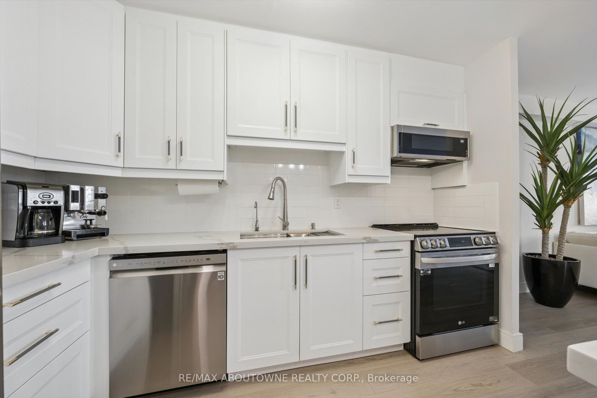 Call LBO – 81 MILLSIDE Drive, Milton ‣ W13824110 Call LBO – 81 MILLSIDE Drive, Milton ‣ W13824110