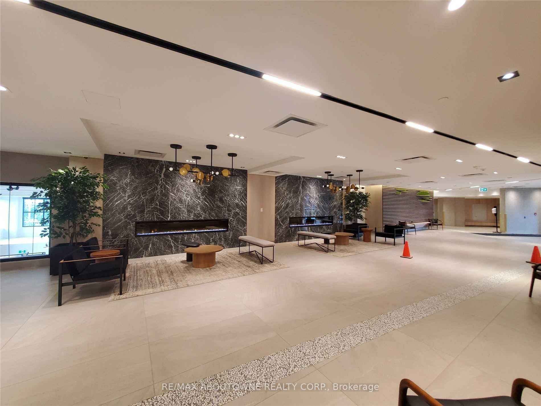 14 – 50 George Butchart Drive, Toronto W05 ‣ W13825404 14 – 50 George Butchart Drive, Toronto W05 ‣ W13825404
