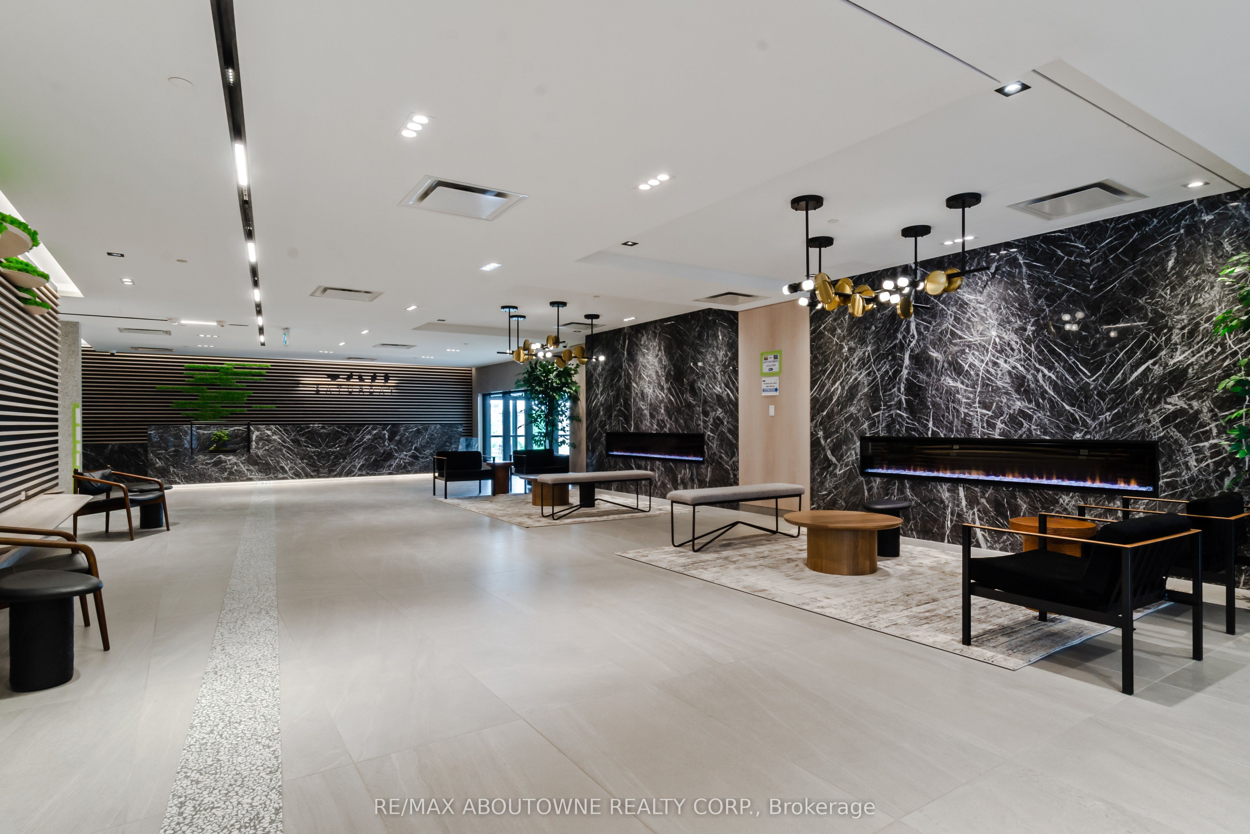 14 – 50 George Butchart Drive, Toronto W05 ‣ W13825404 14 – 50 George Butchart Drive, Toronto W05 ‣ W13825404