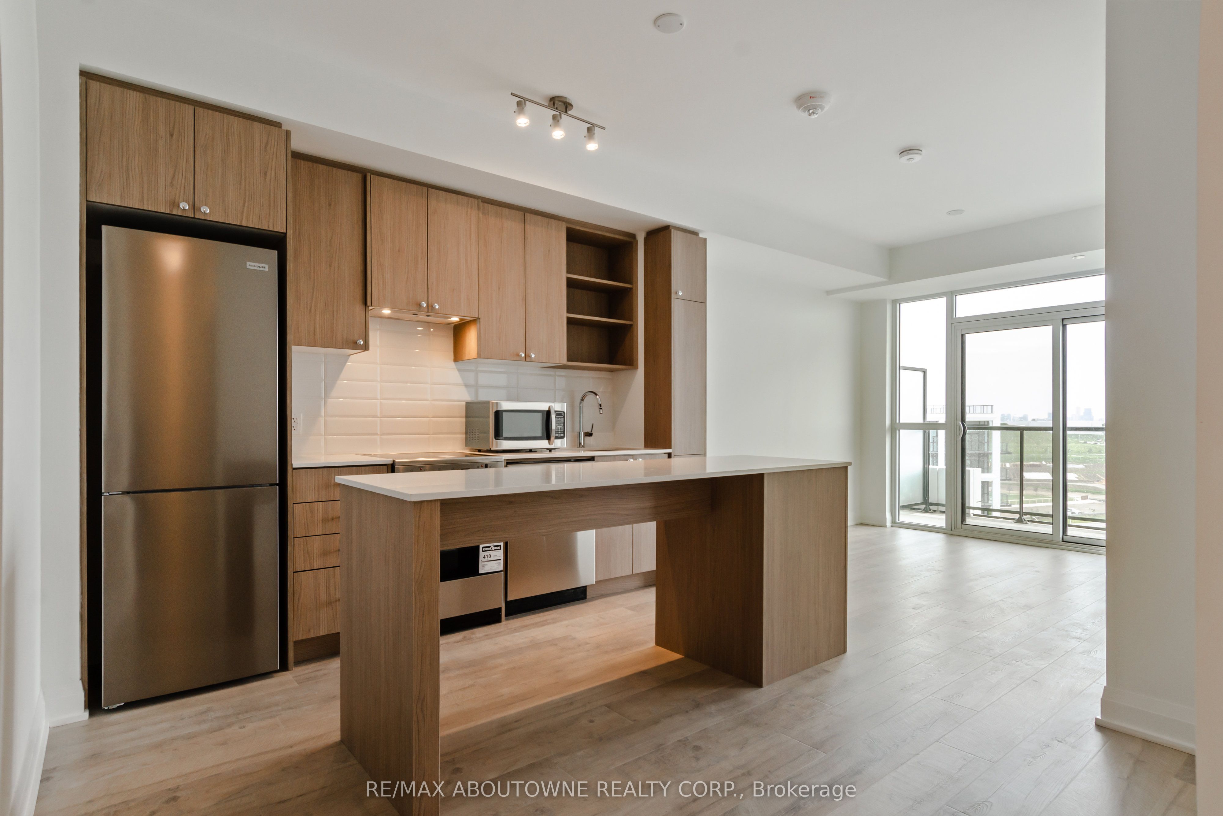 14 – 50 George Butchart Drive, Toronto W05 ‣ W13825404 14 – 50 George Butchart Drive, Toronto W05 ‣ W13825404