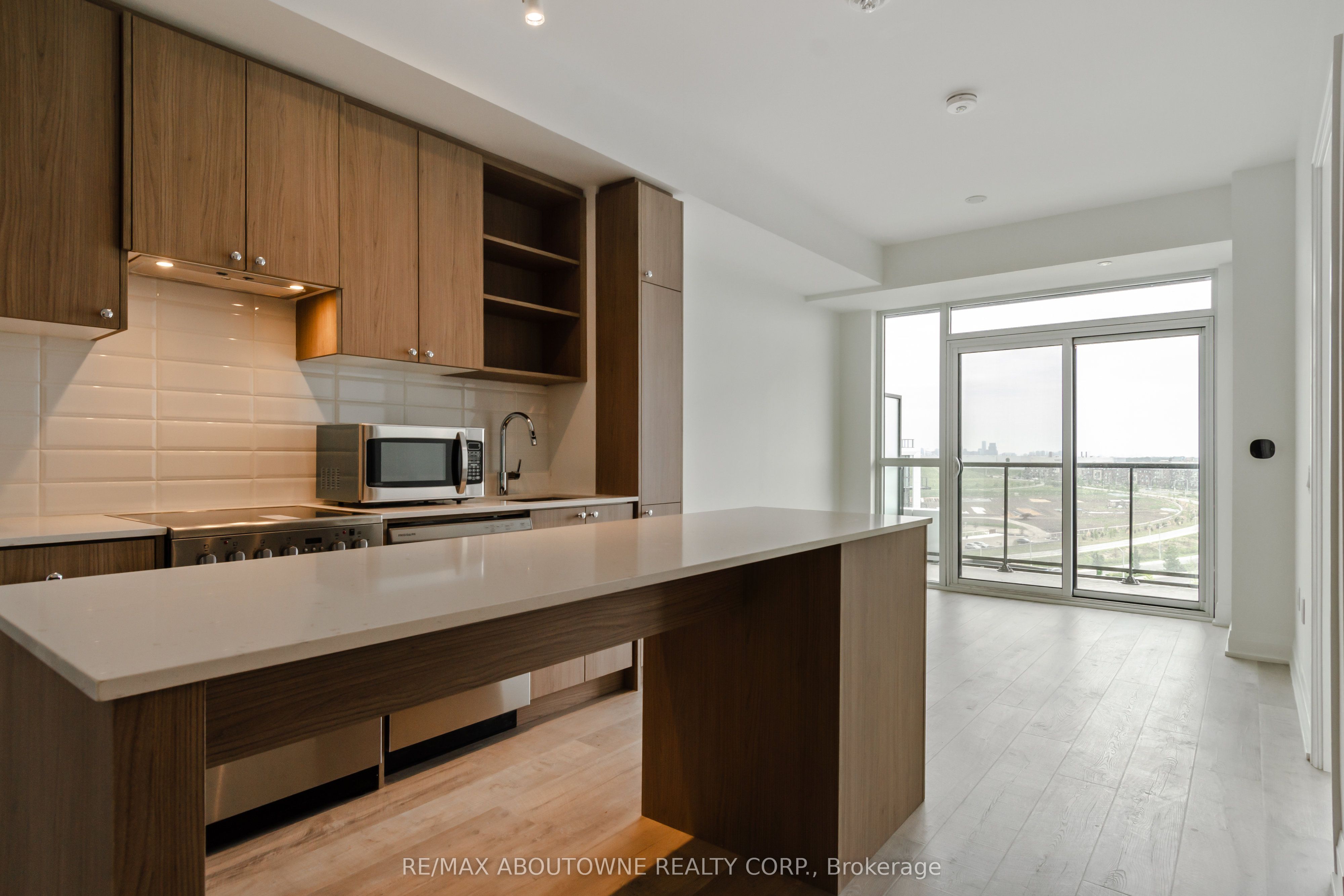 14 – 50 George Butchart Drive, Toronto W05 ‣ W13825404 14 – 50 George Butchart Drive, Toronto W05 ‣ W13825404