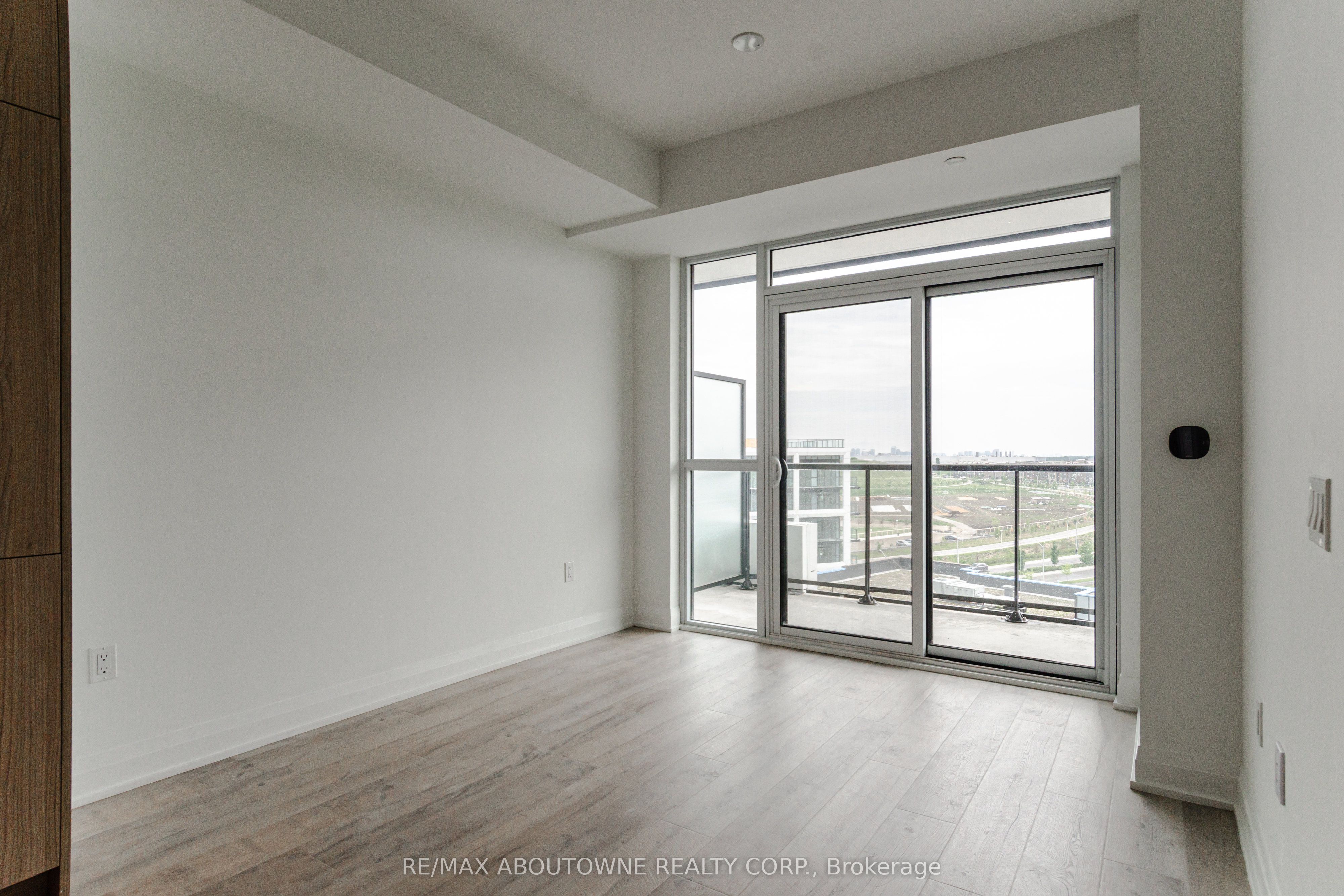14 – 50 George Butchart Drive, Toronto W05 ‣ W13825404 14 – 50 George Butchart Drive, Toronto W05 ‣ W13825404