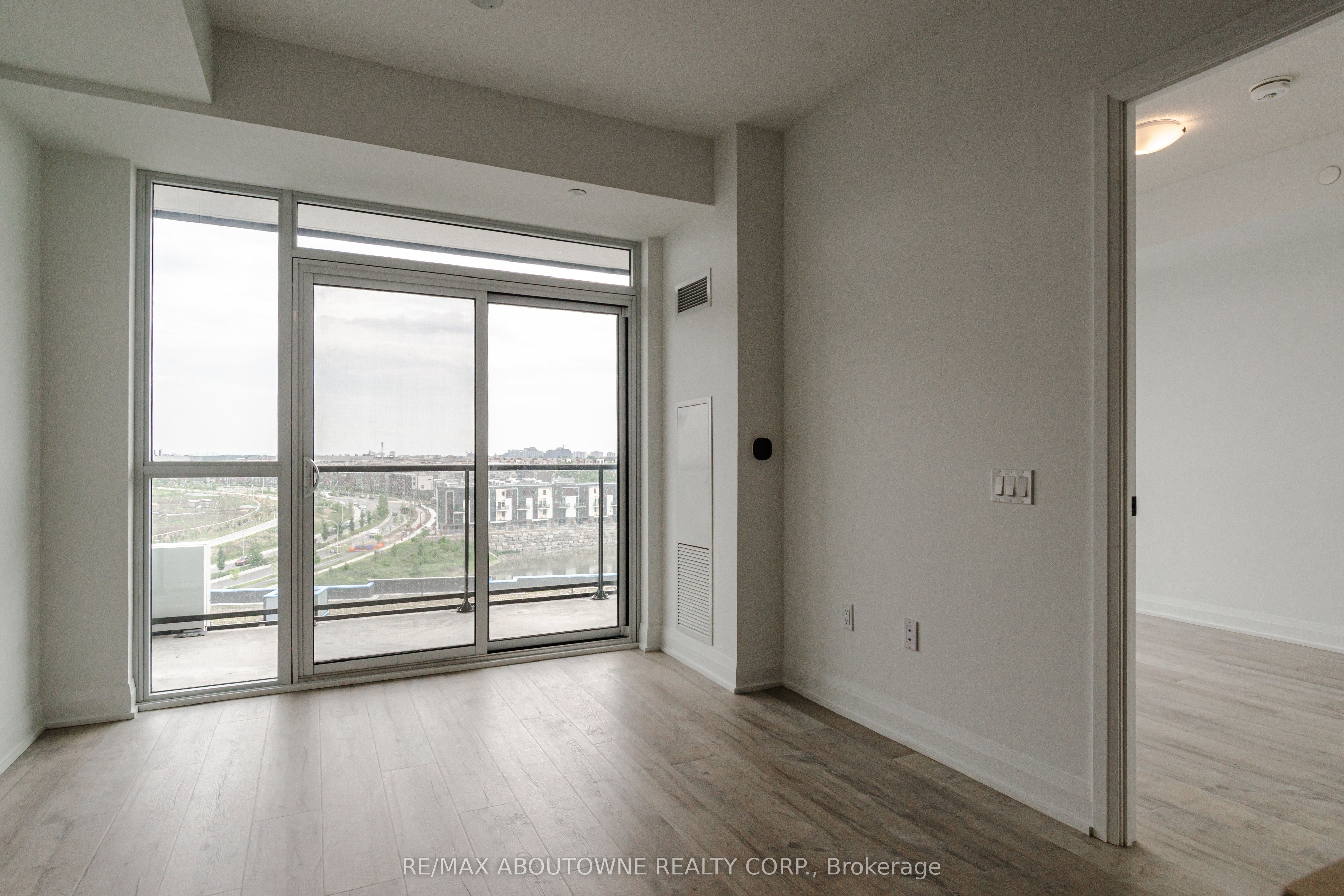 14 – 50 George Butchart Drive, Toronto W05 ‣ W13825404 14 – 50 George Butchart Drive, Toronto W05 ‣ W13825404