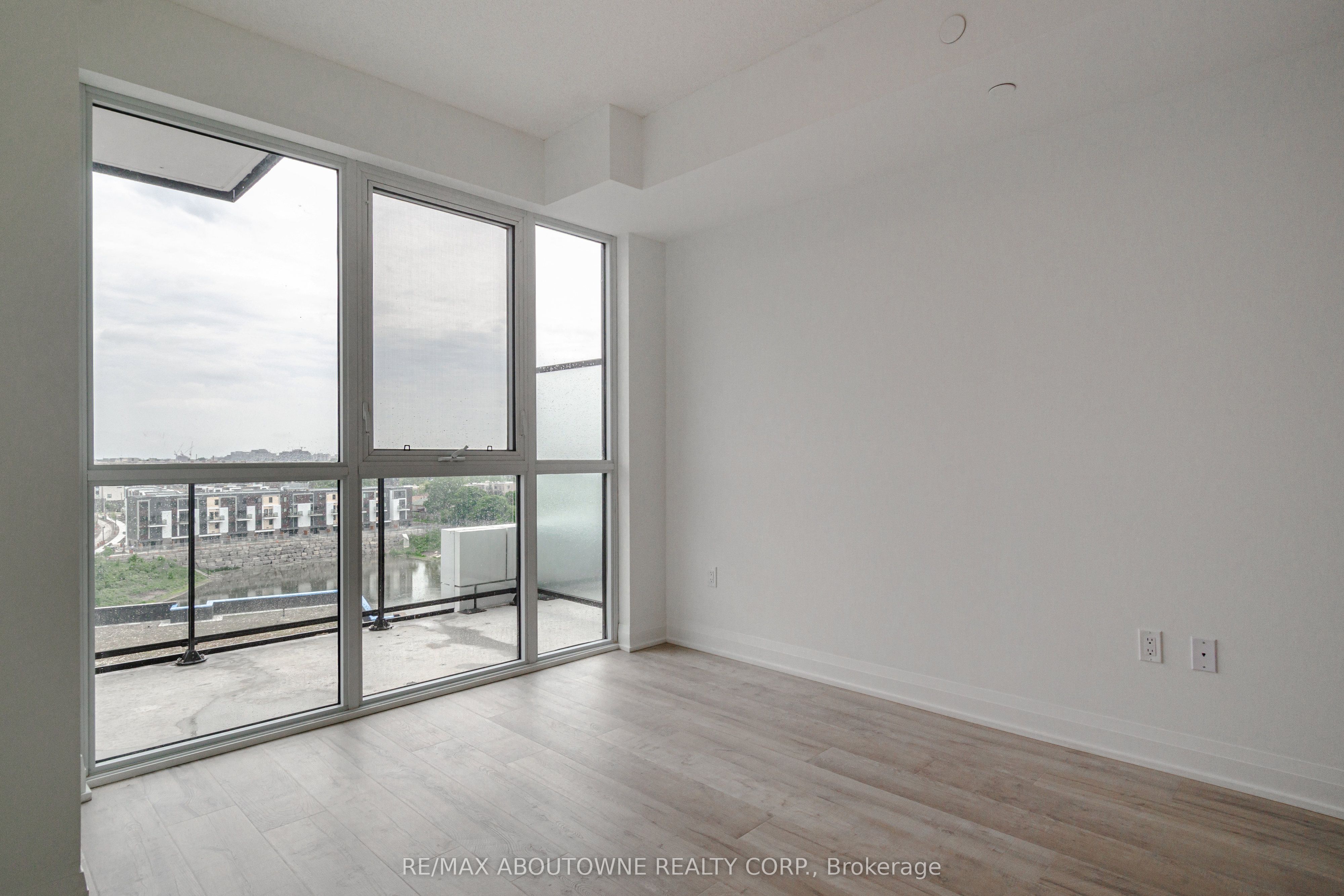 14 – 50 George Butchart Drive, Toronto W05 ‣ W13825404 14 – 50 George Butchart Drive, Toronto W05 ‣ W13825404