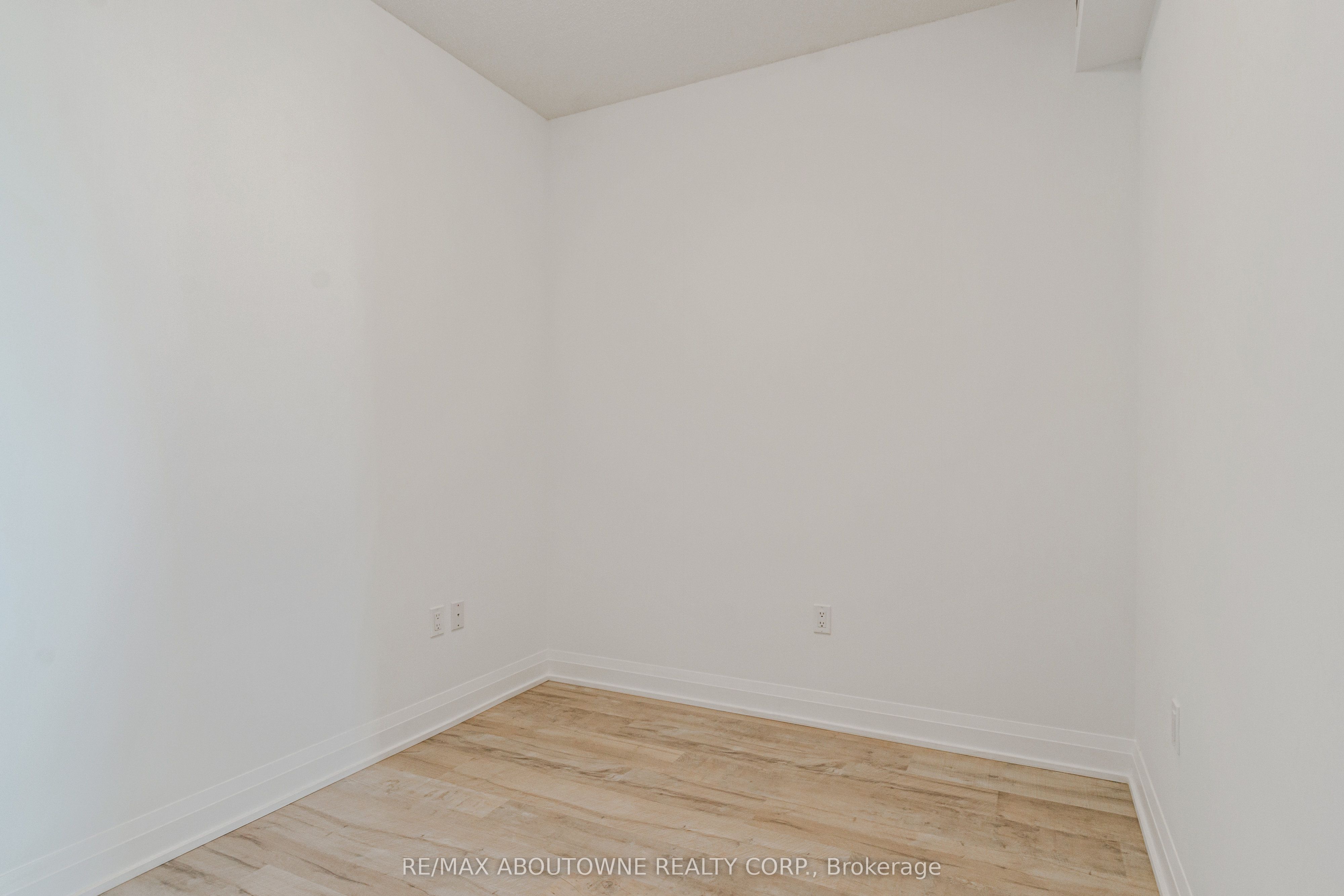 14 – 50 George Butchart Drive, Toronto W05 ‣ W13825404 14 – 50 George Butchart Drive, Toronto W05 ‣ W13825404