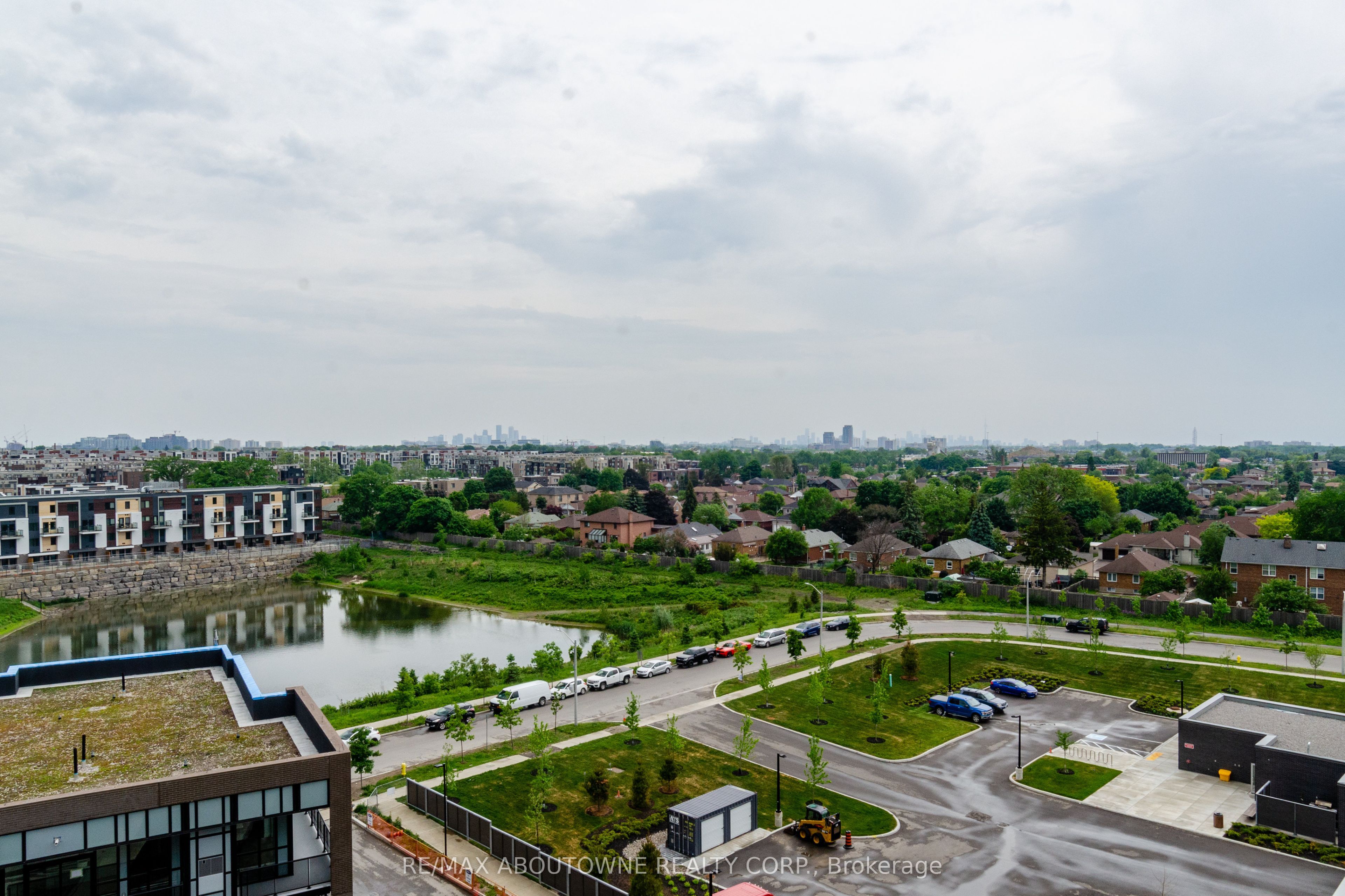 14 – 50 George Butchart Drive, Toronto W05 ‣ W13825404 14 – 50 George Butchart Drive, Toronto W05 ‣ W13825404