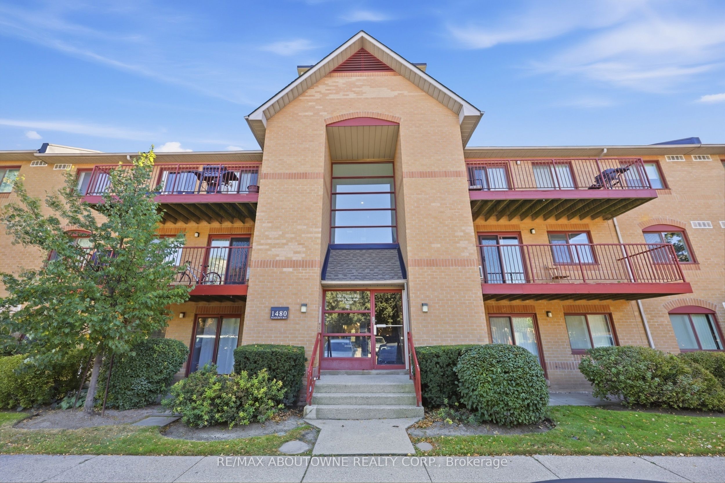 65 – 1480 Pilgrims Way, Oakville