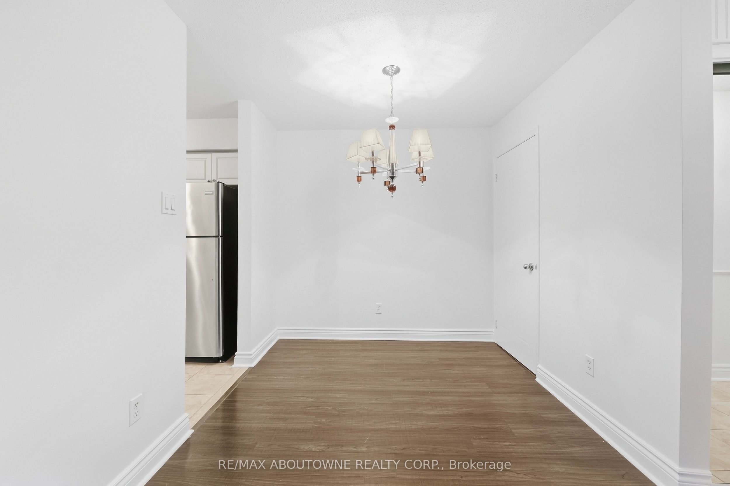 65 – 1480 Pilgrims Way, Oakville ‣ W13830064 65 – 1480 Pilgrims Way, Oakville ‣ W13830064