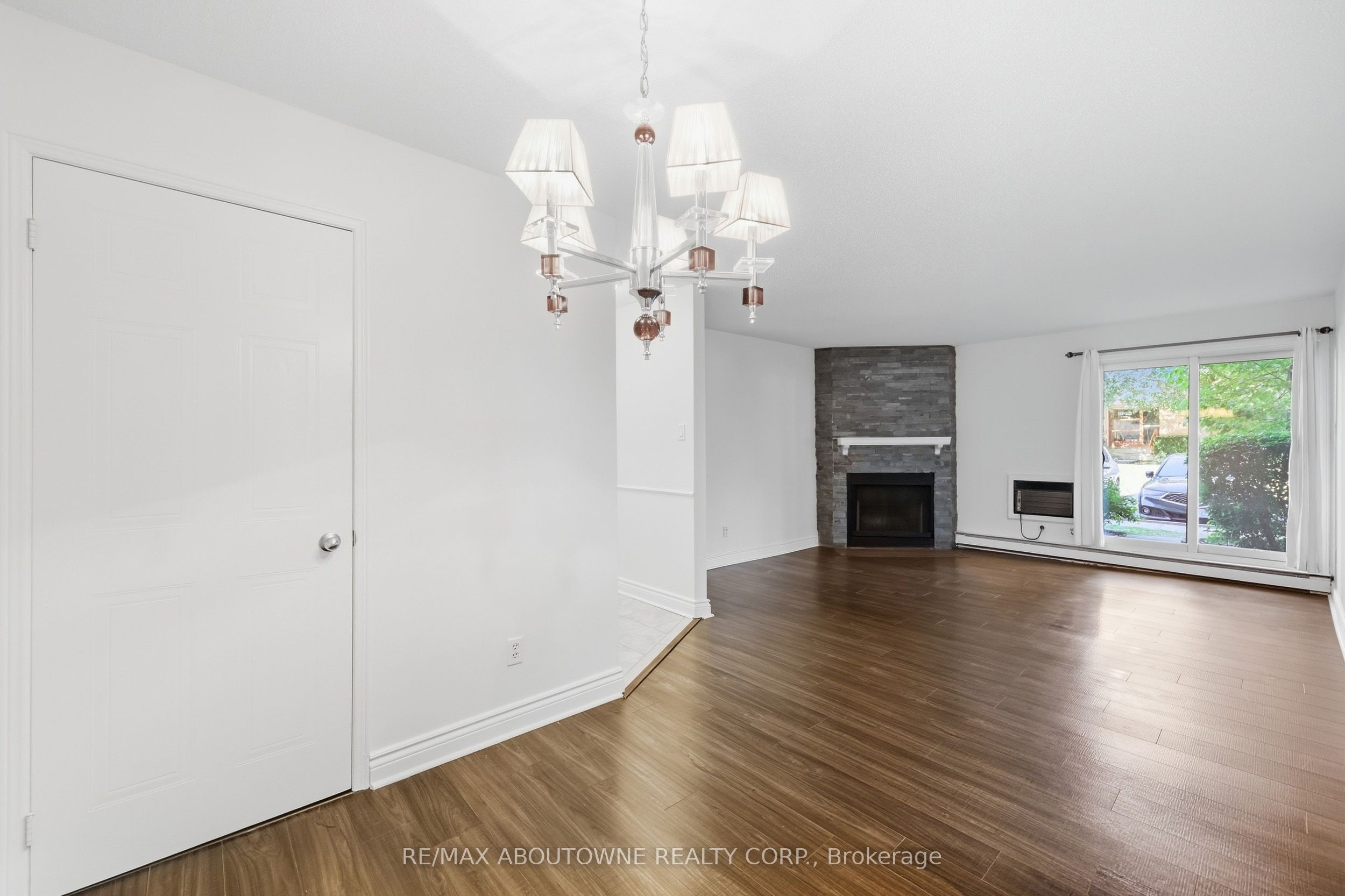 65 – 1480 Pilgrims Way, Oakville ‣ W13830064 65 – 1480 Pilgrims Way, Oakville ‣ W13830064
