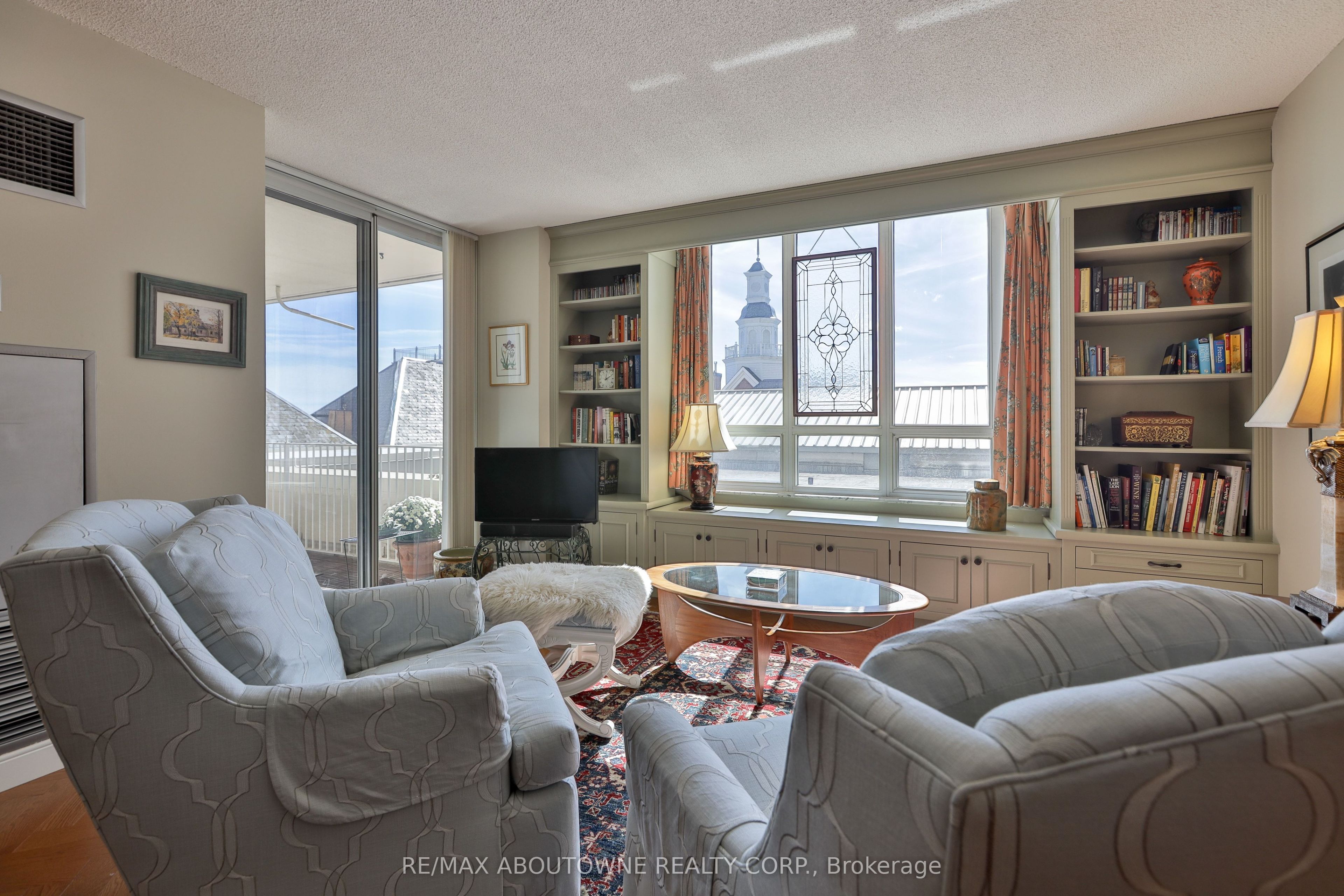 1 – 2287 Lake Shore Road, Toronto W06 ‣ W13834436 1 – 2287 Lake Shore Road, Toronto W06 ‣ W13834436