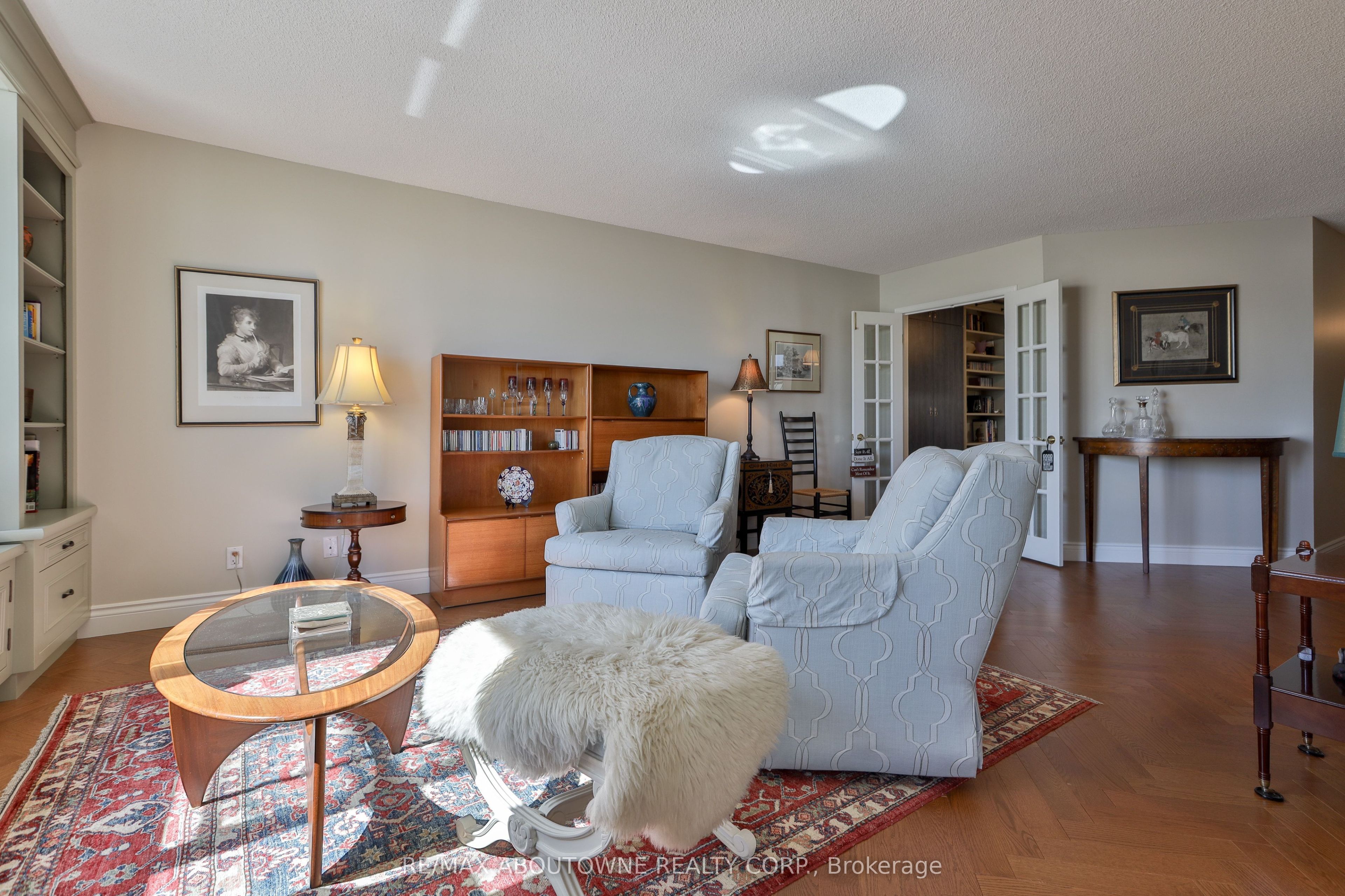 1 – 2287 Lake Shore Road, Toronto W06 ‣ W13834436 1 – 2287 Lake Shore Road, Toronto W06 ‣ W13834436