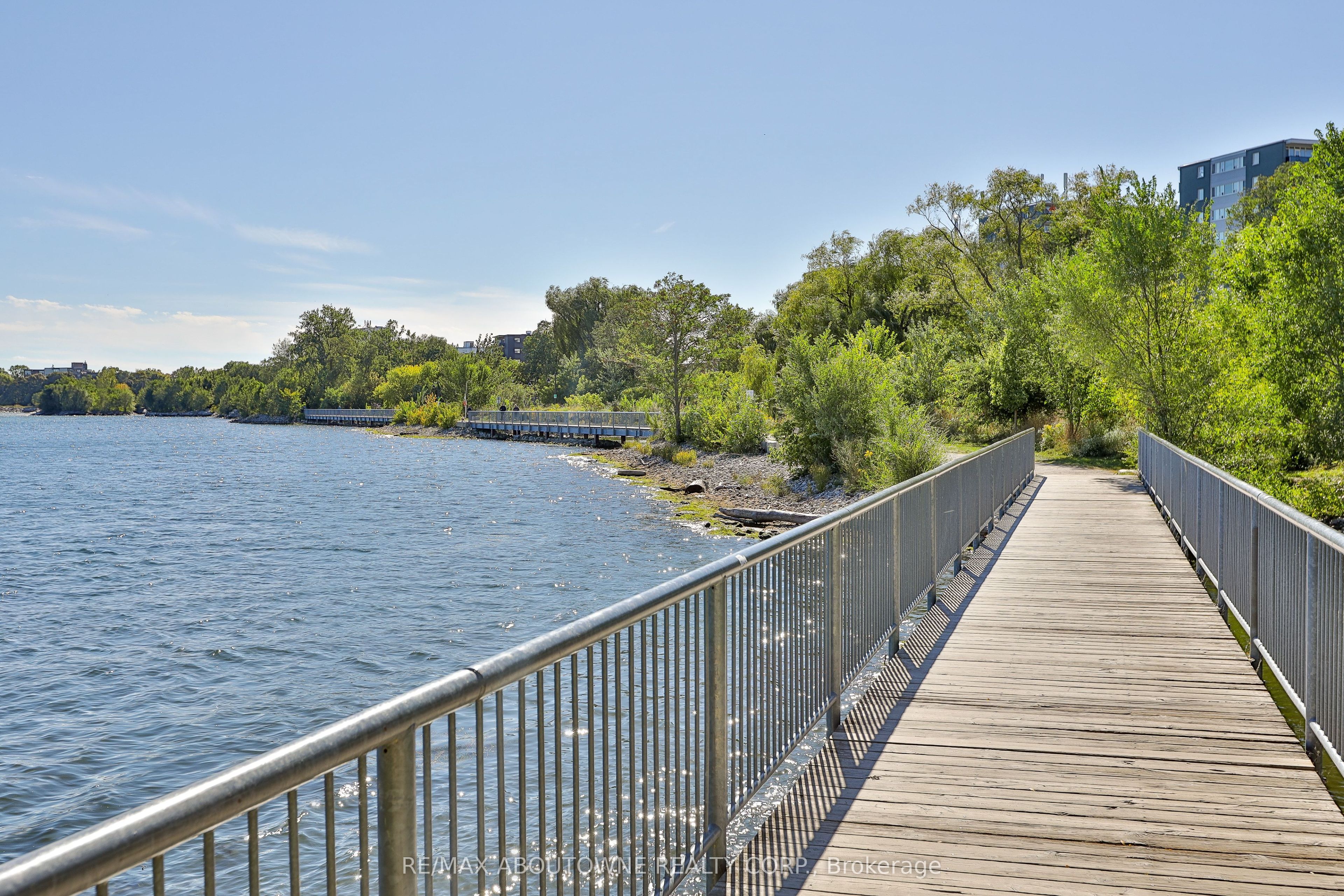 1 – 2287 Lake Shore Road, Toronto W06 ‣ W13834436 1 – 2287 Lake Shore Road, Toronto W06 ‣ W13834436