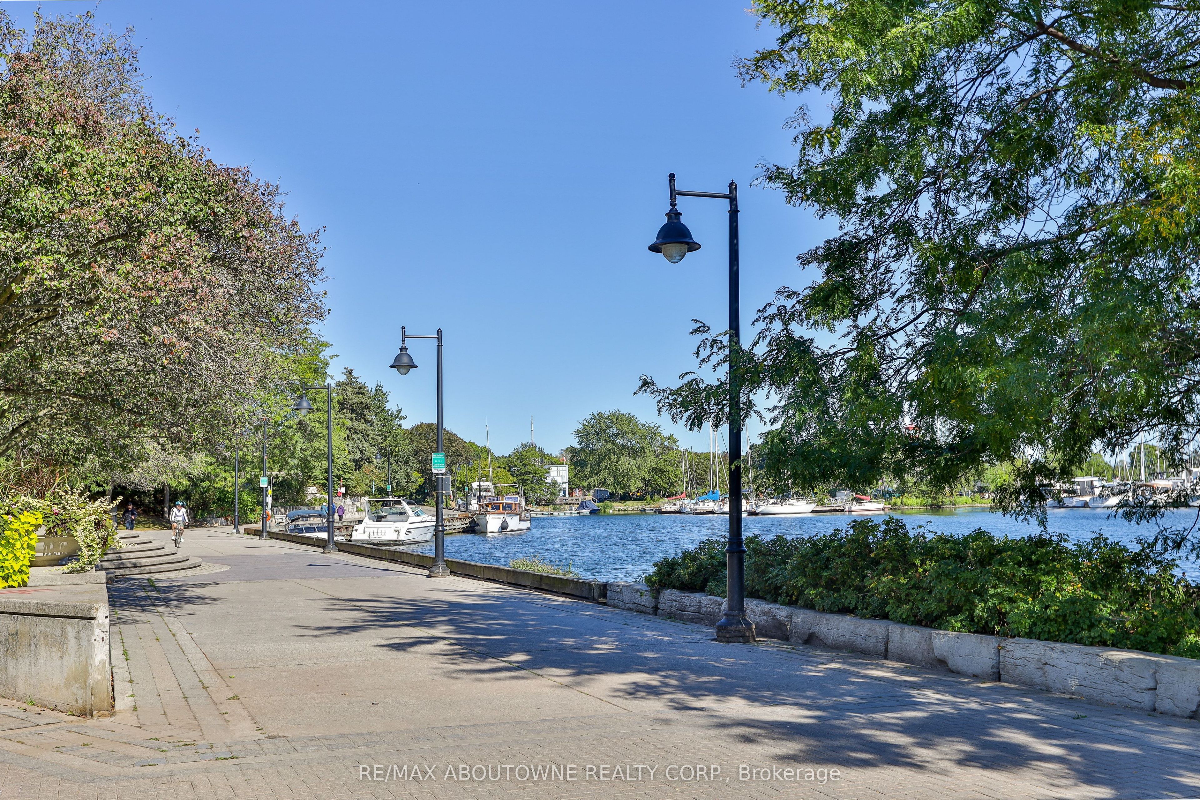1 – 2287 Lake Shore Road, Toronto W06 ‣ W13834436 1 – 2287 Lake Shore Road, Toronto W06 ‣ W13834436