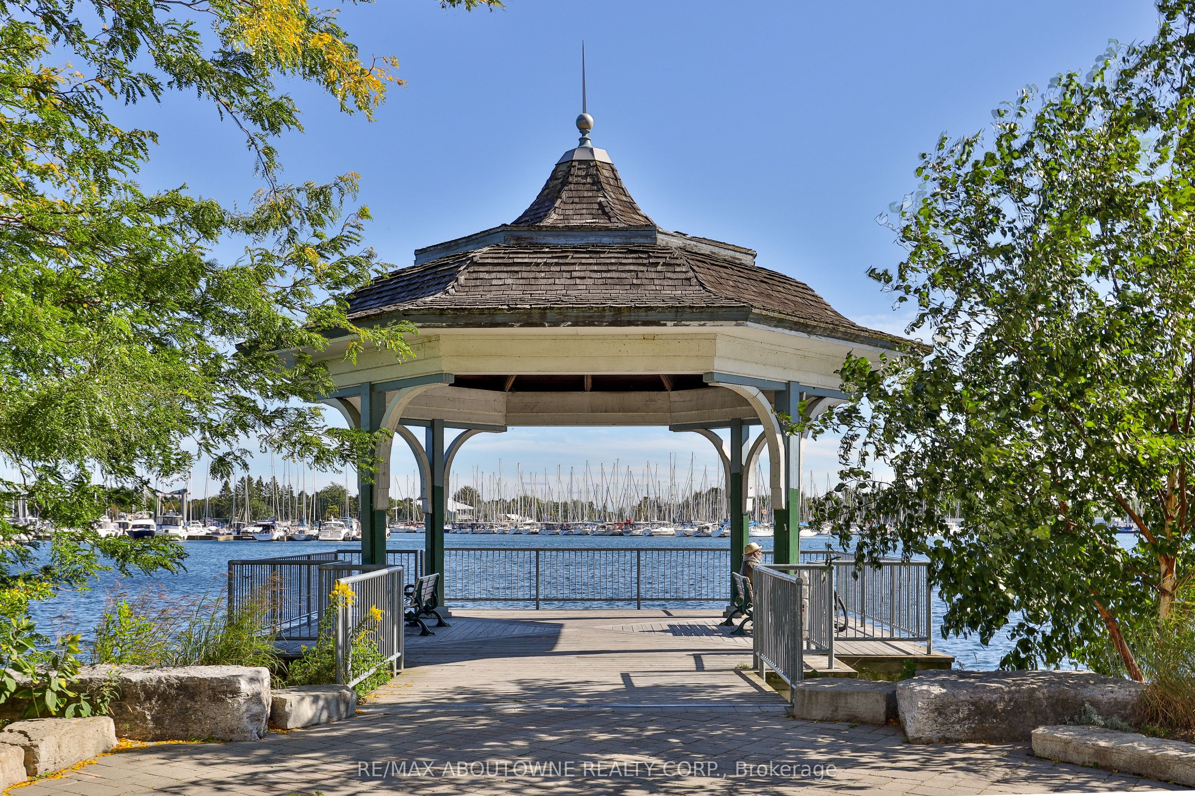 1 – 2287 Lake Shore Road, Toronto W06 ‣ W13834436 1 – 2287 Lake Shore Road, Toronto W06 ‣ W13834436