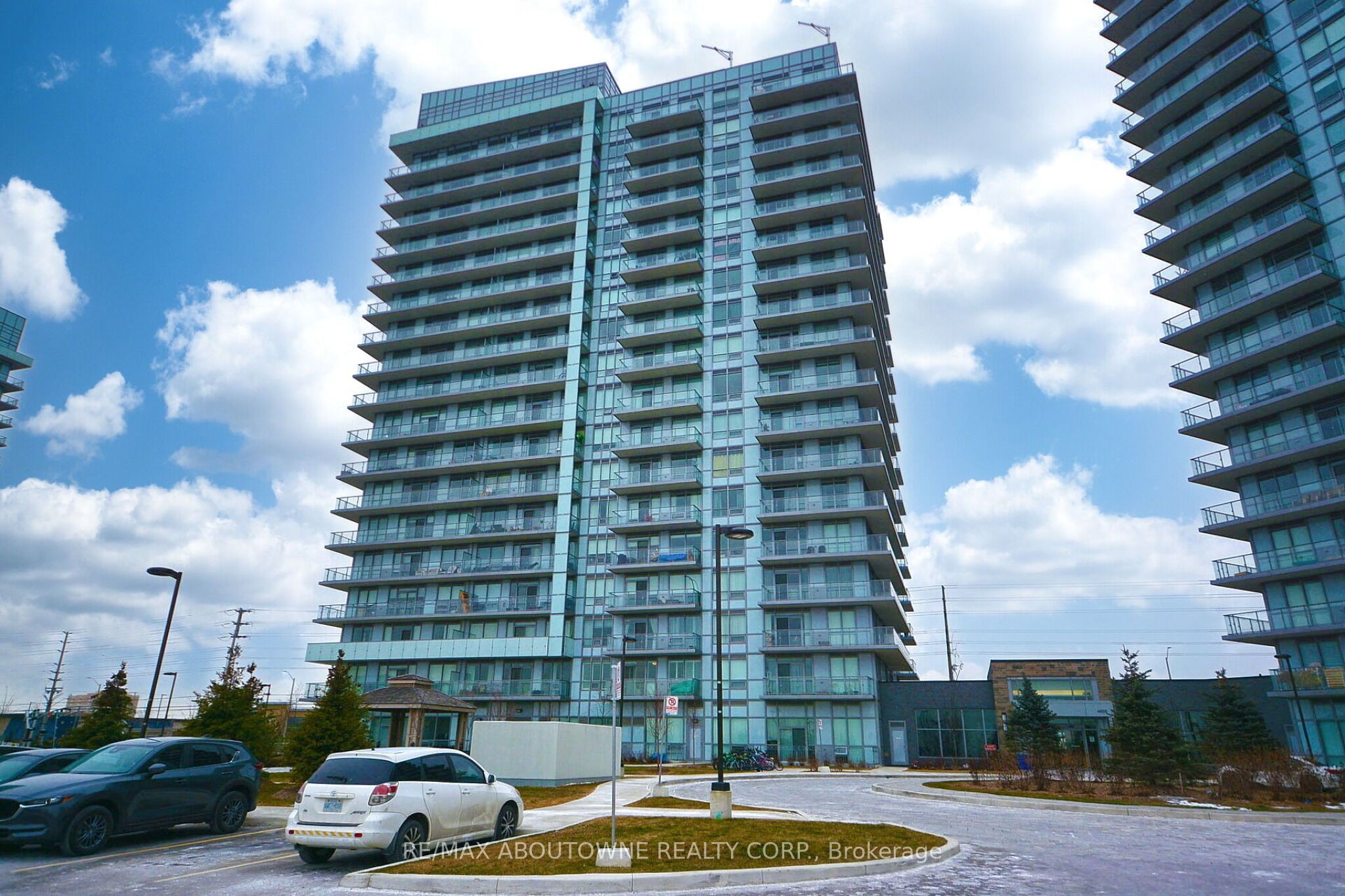 2 – 4677 Glen Erin Drive, Mississauga