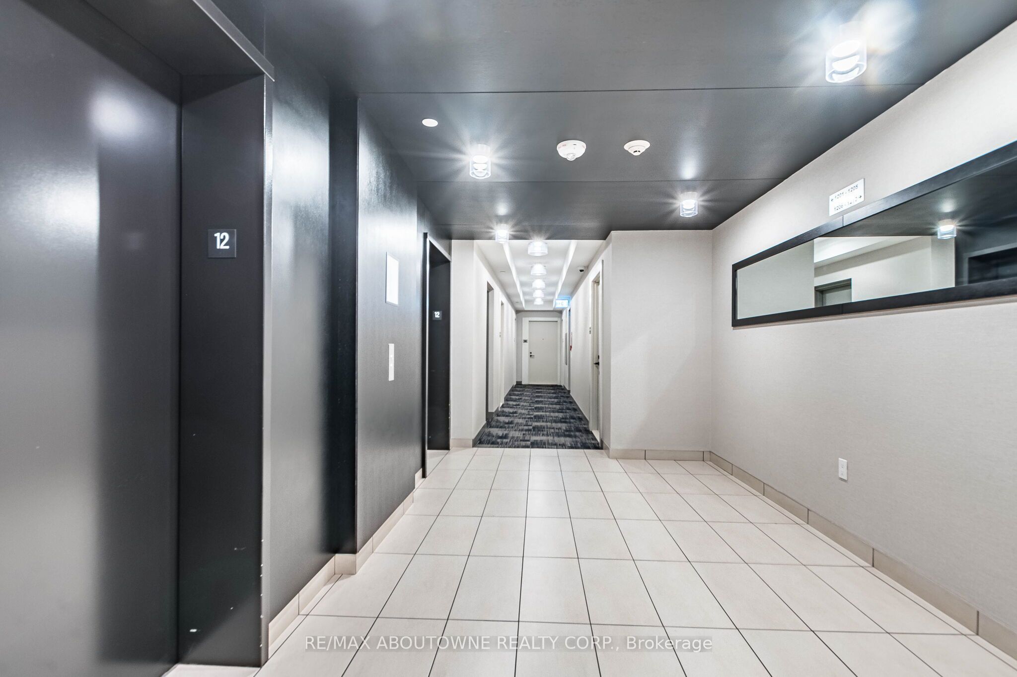 2 – 4677 Glen Erin Drive, Mississauga ‣ W13836070 2 – 4677 Glen Erin Drive, Mississauga ‣ W13836070