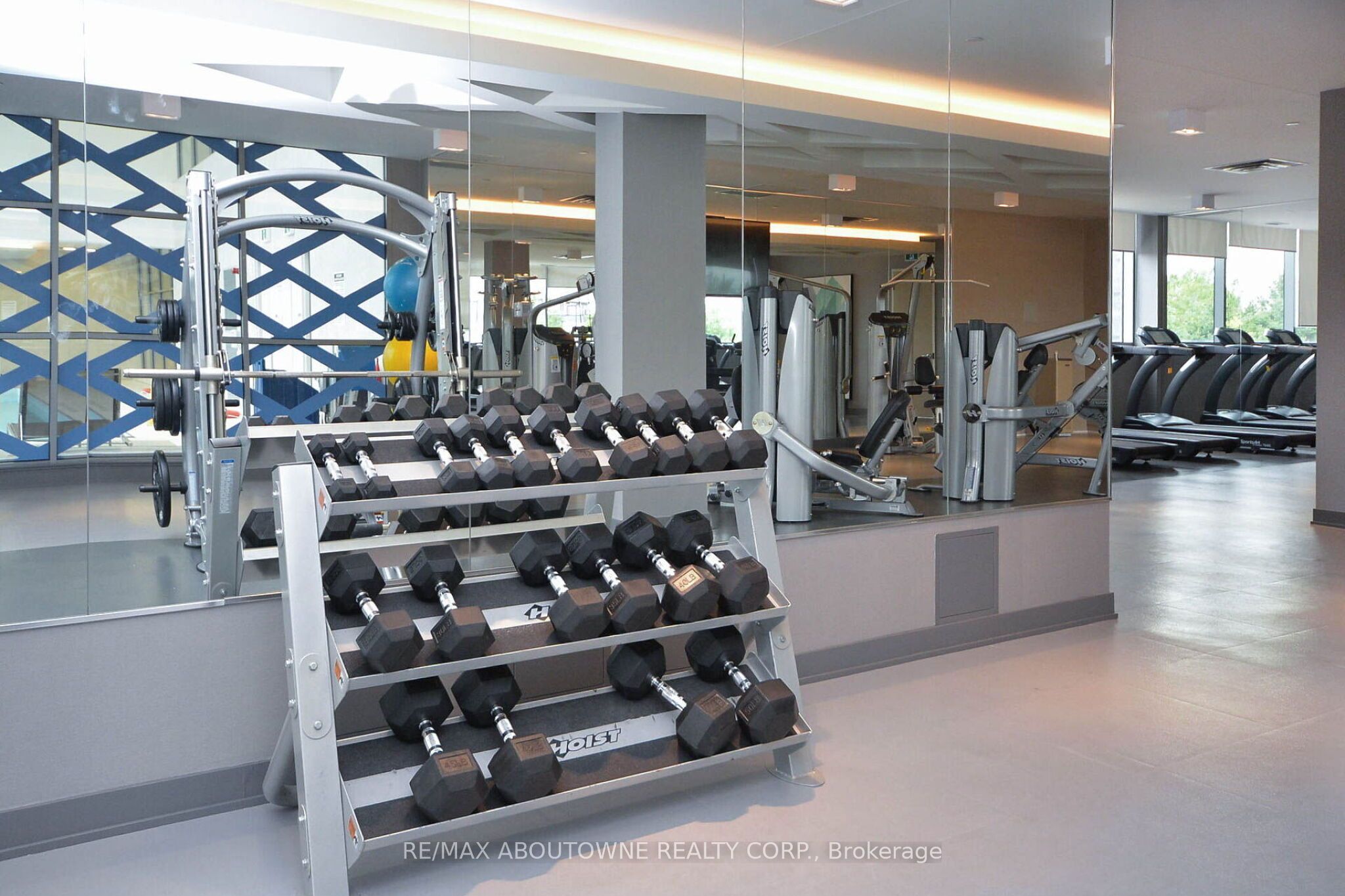 2 – 4677 Glen Erin Drive, Mississauga ‣ W13836070 2 – 4677 Glen Erin Drive, Mississauga ‣ W13836070