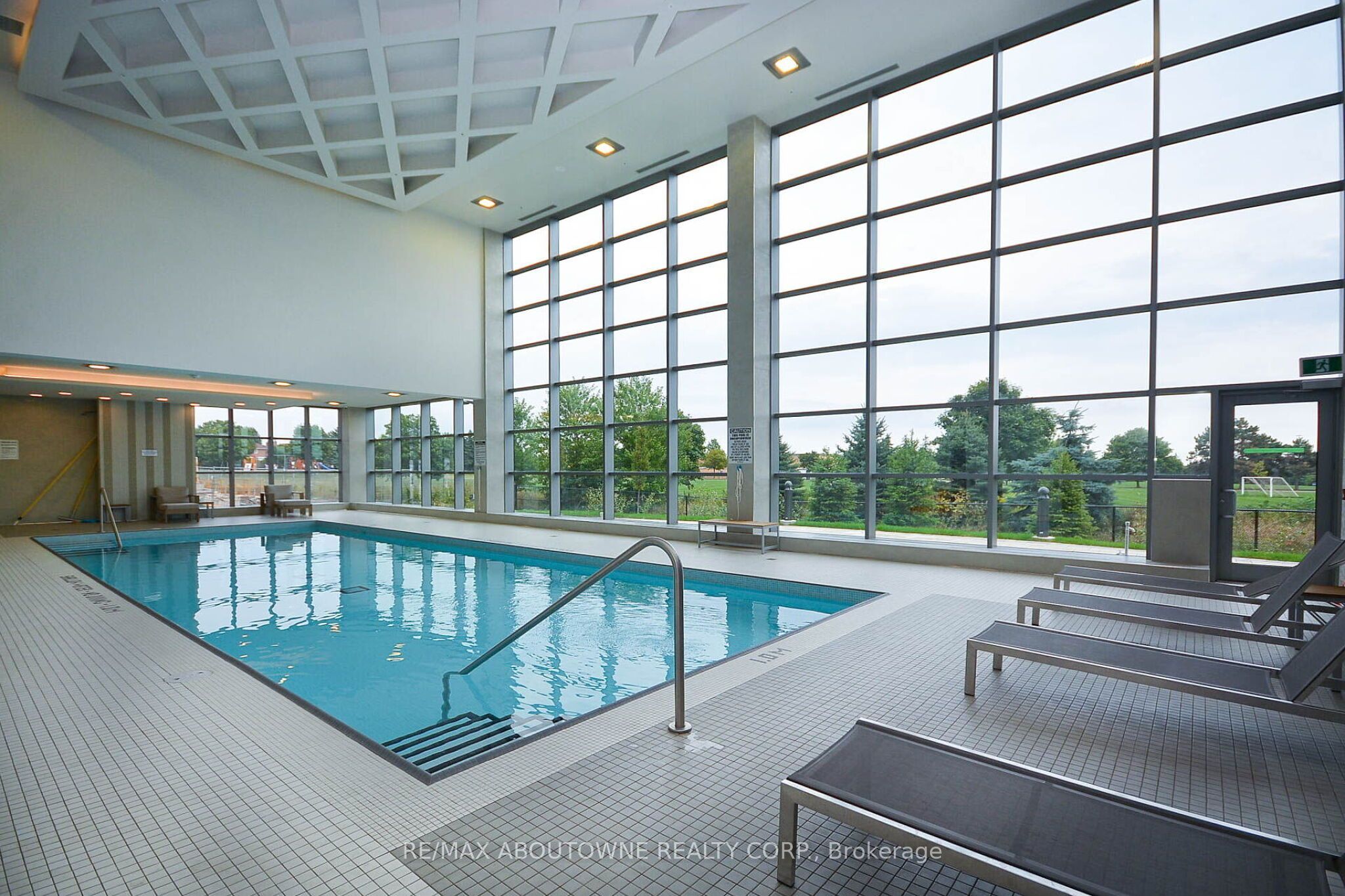 2 – 4677 Glen Erin Drive, Mississauga ‣ W13836070 2 – 4677 Glen Erin Drive, Mississauga ‣ W13836070