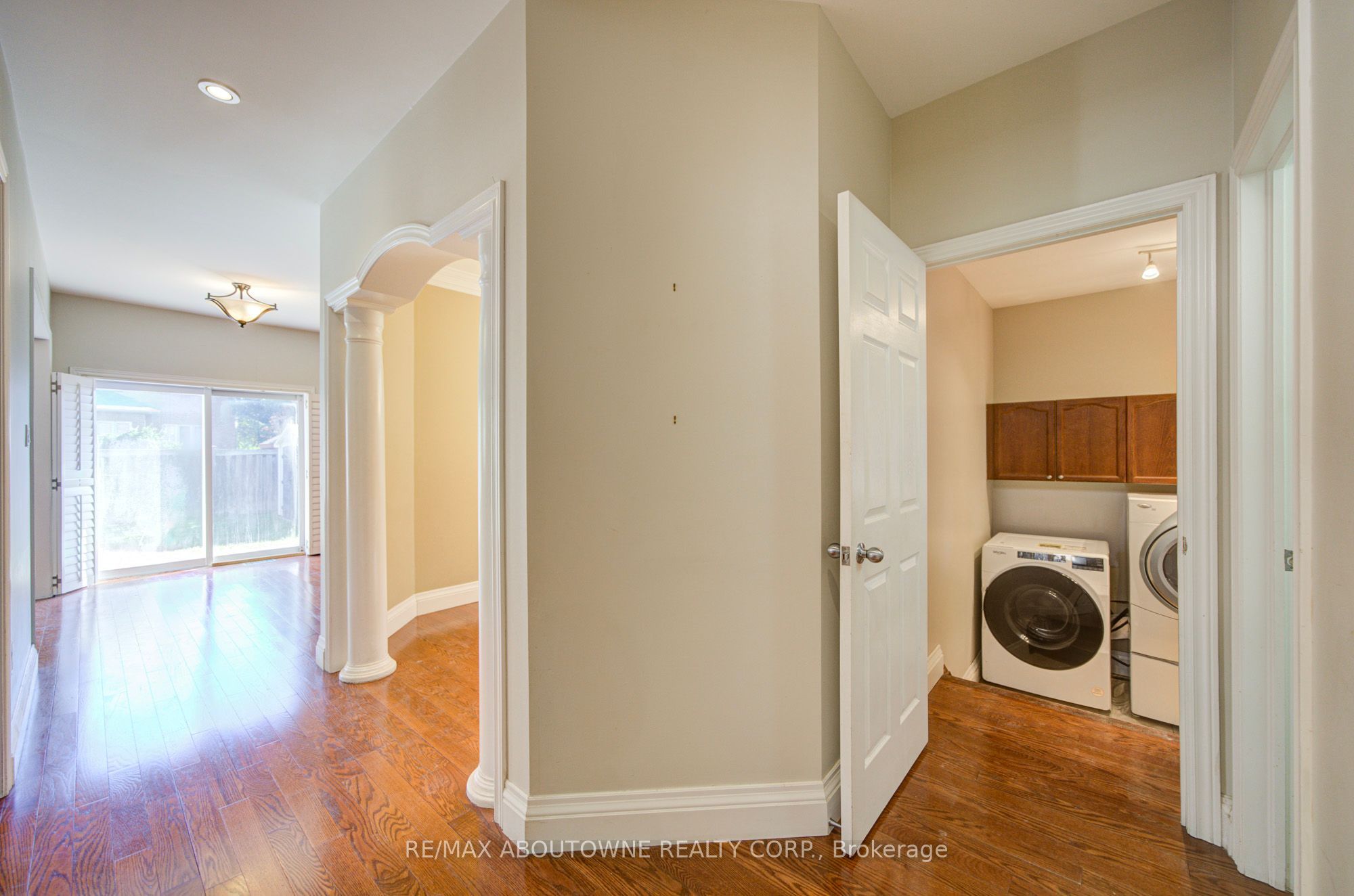 2435 Hertfordshire Way, Oakville ‣ W13836842 2435 Hertfordshire Way, Oakville ‣ W13836842