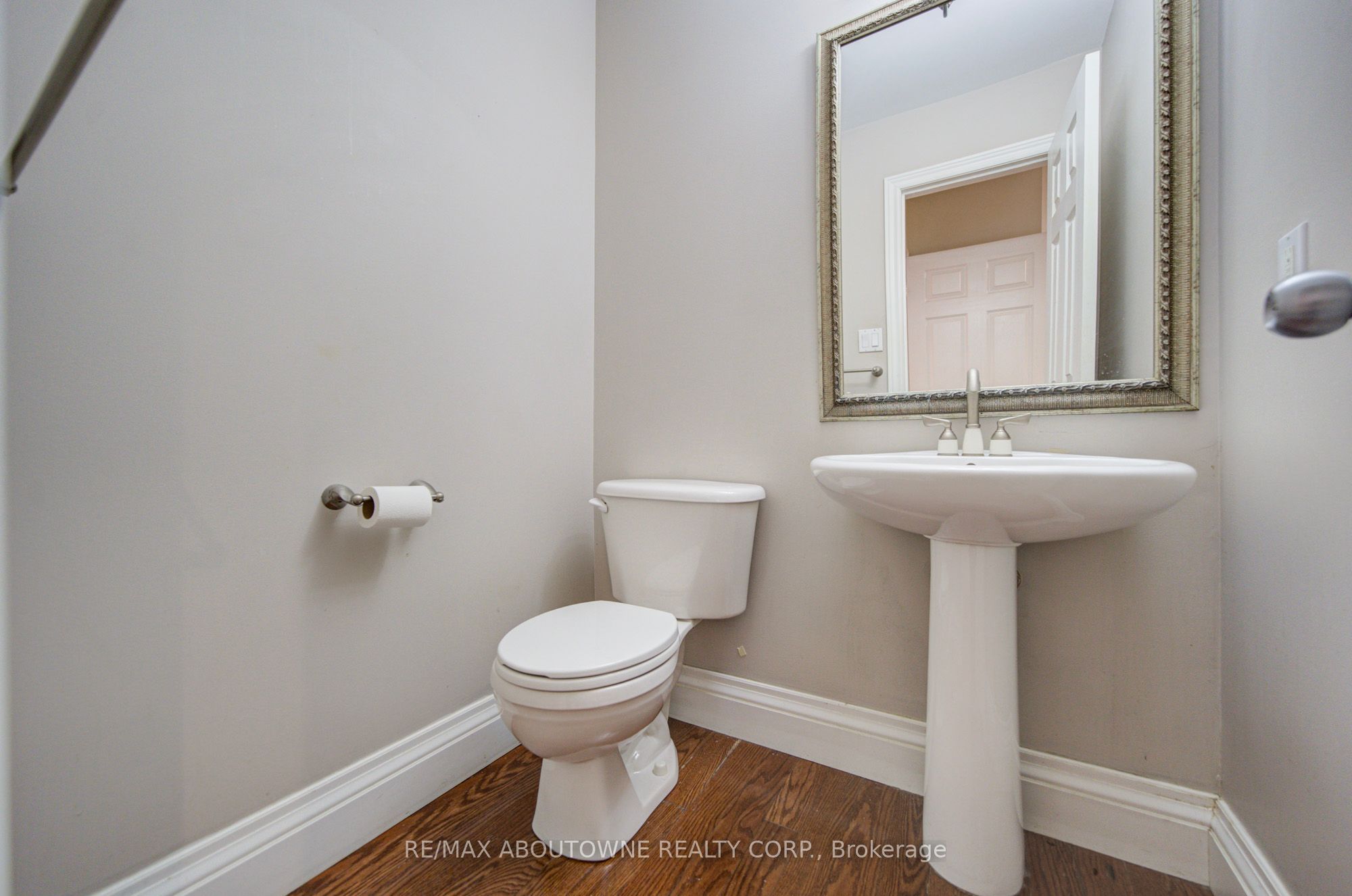 2435 Hertfordshire Way, Oakville ‣ W13836842 2435 Hertfordshire Way, Oakville ‣ W13836842