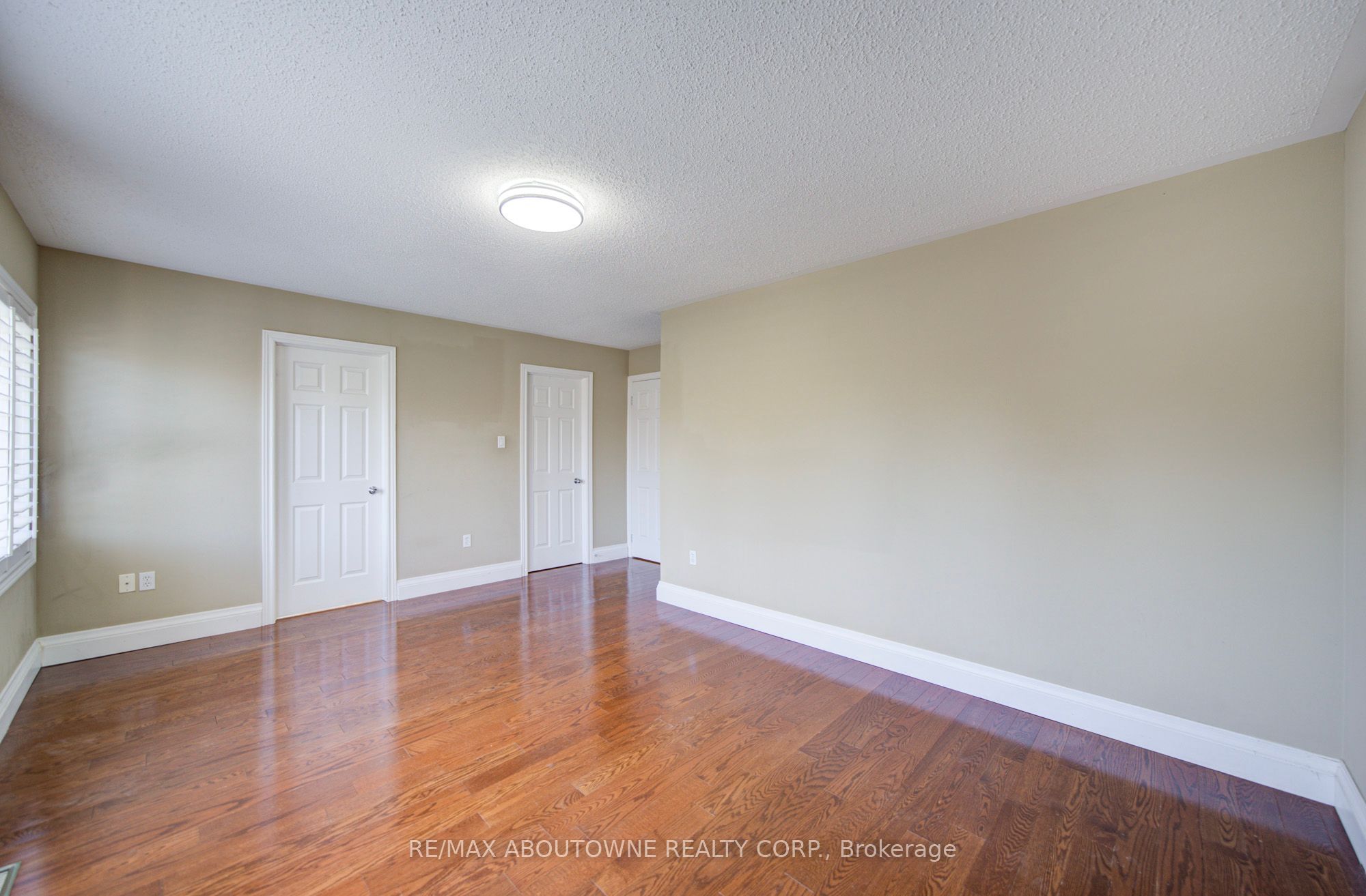 2435 Hertfordshire Way, Oakville ‣ W13836842 2435 Hertfordshire Way, Oakville ‣ W13836842
