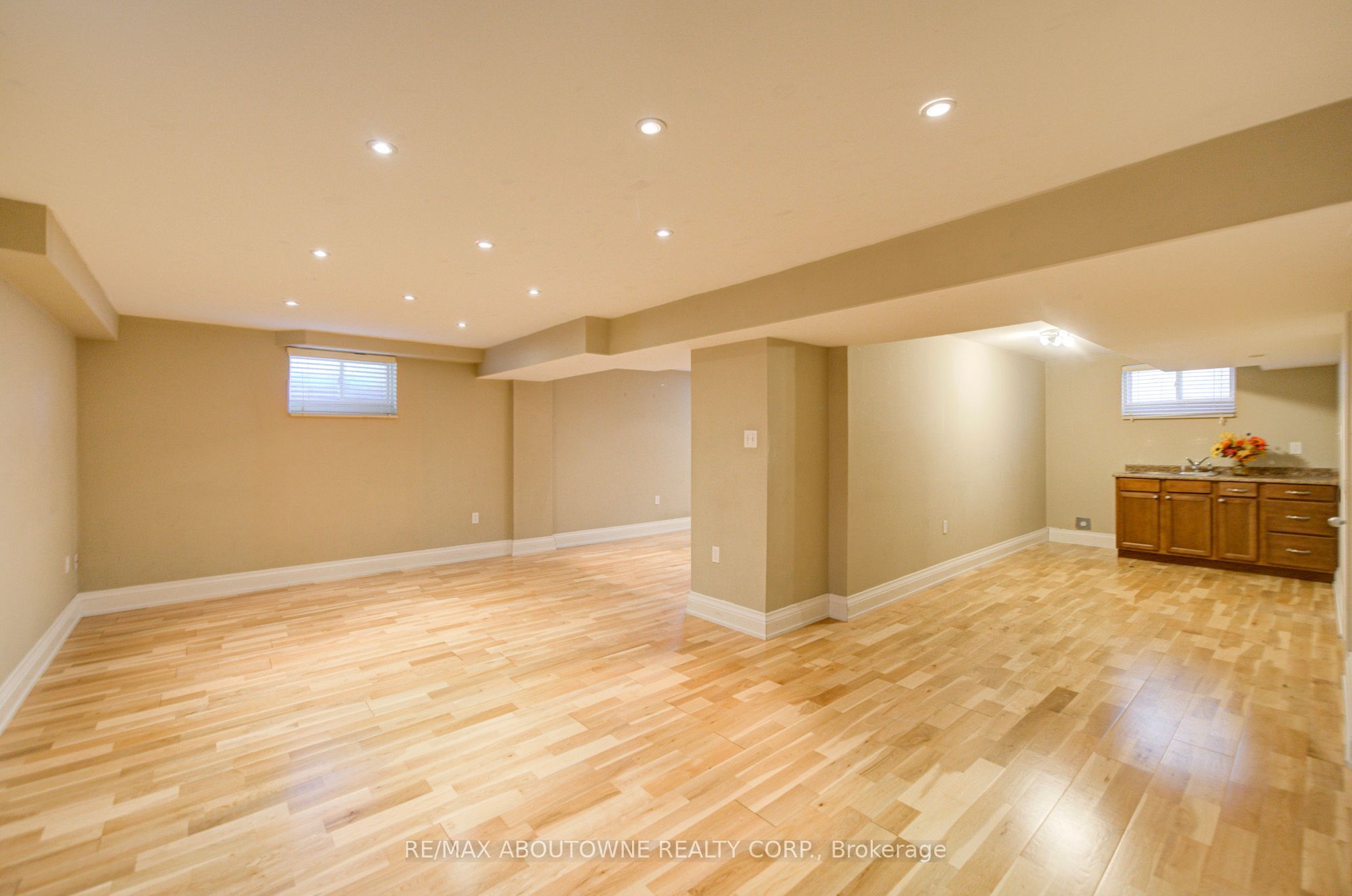 2435 Hertfordshire Way, Oakville ‣ W13836842 2435 Hertfordshire Way, Oakville ‣ W13836842