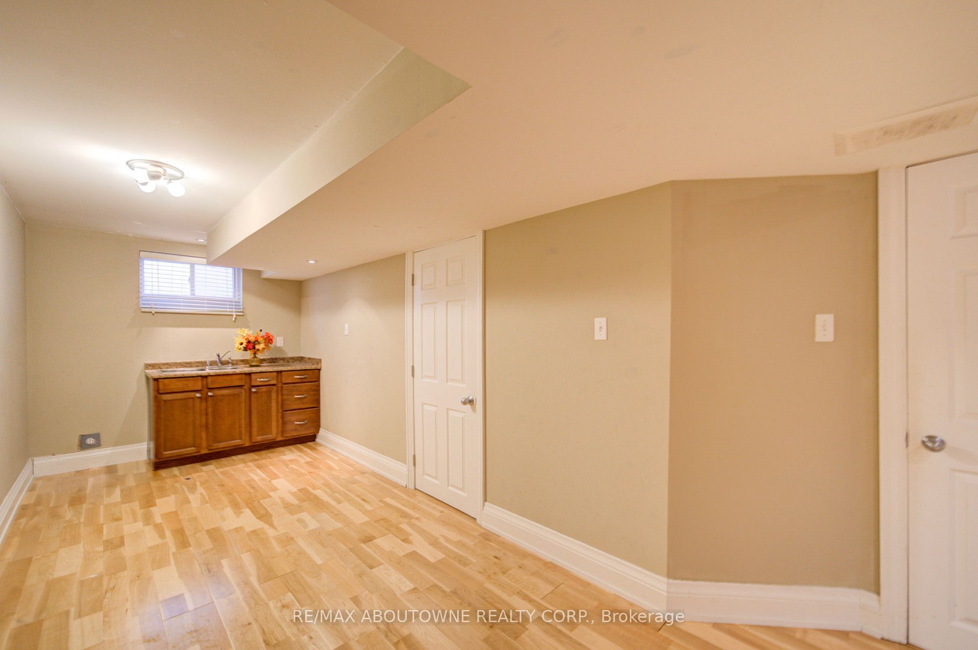 2435 Hertfordshire Way, Oakville ‣ W13836842 2435 Hertfordshire Way, Oakville ‣ W13836842