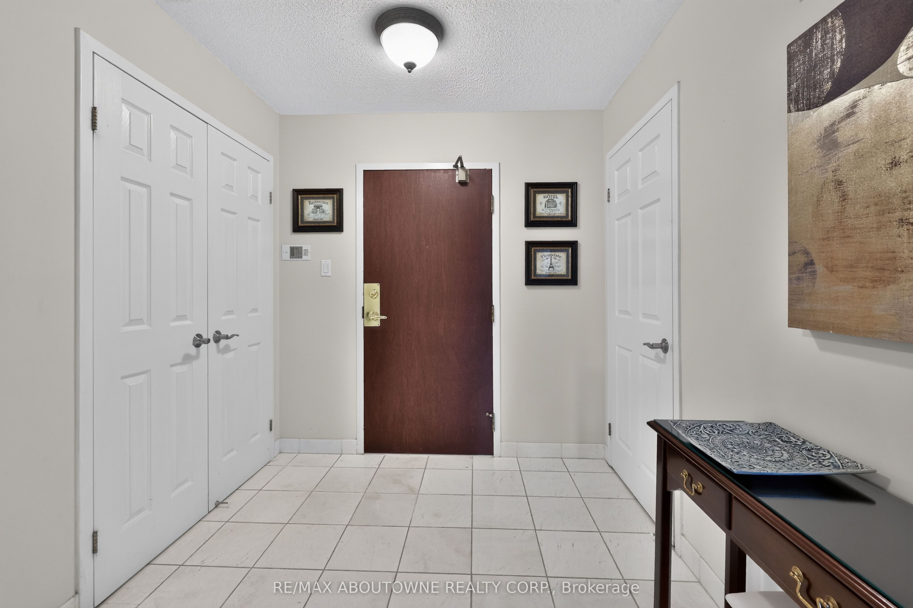 57 – 221 Robinson Street, Oakville ‣ W13843508 57 – 221 Robinson Street, Oakville ‣ W13843508