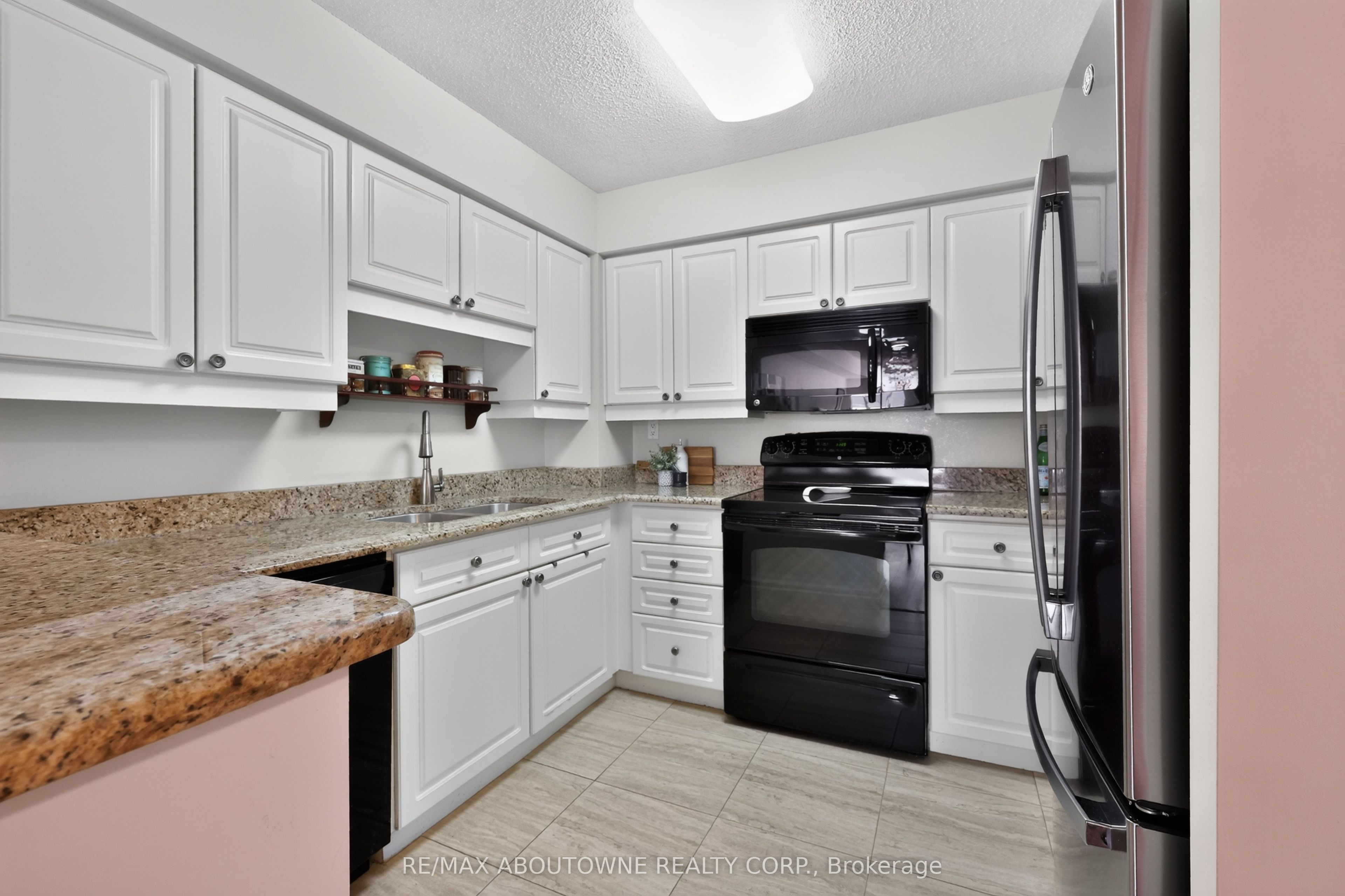 57 – 221 Robinson Street, Oakville ‣ W13843508 57 – 221 Robinson Street, Oakville ‣ W13843508