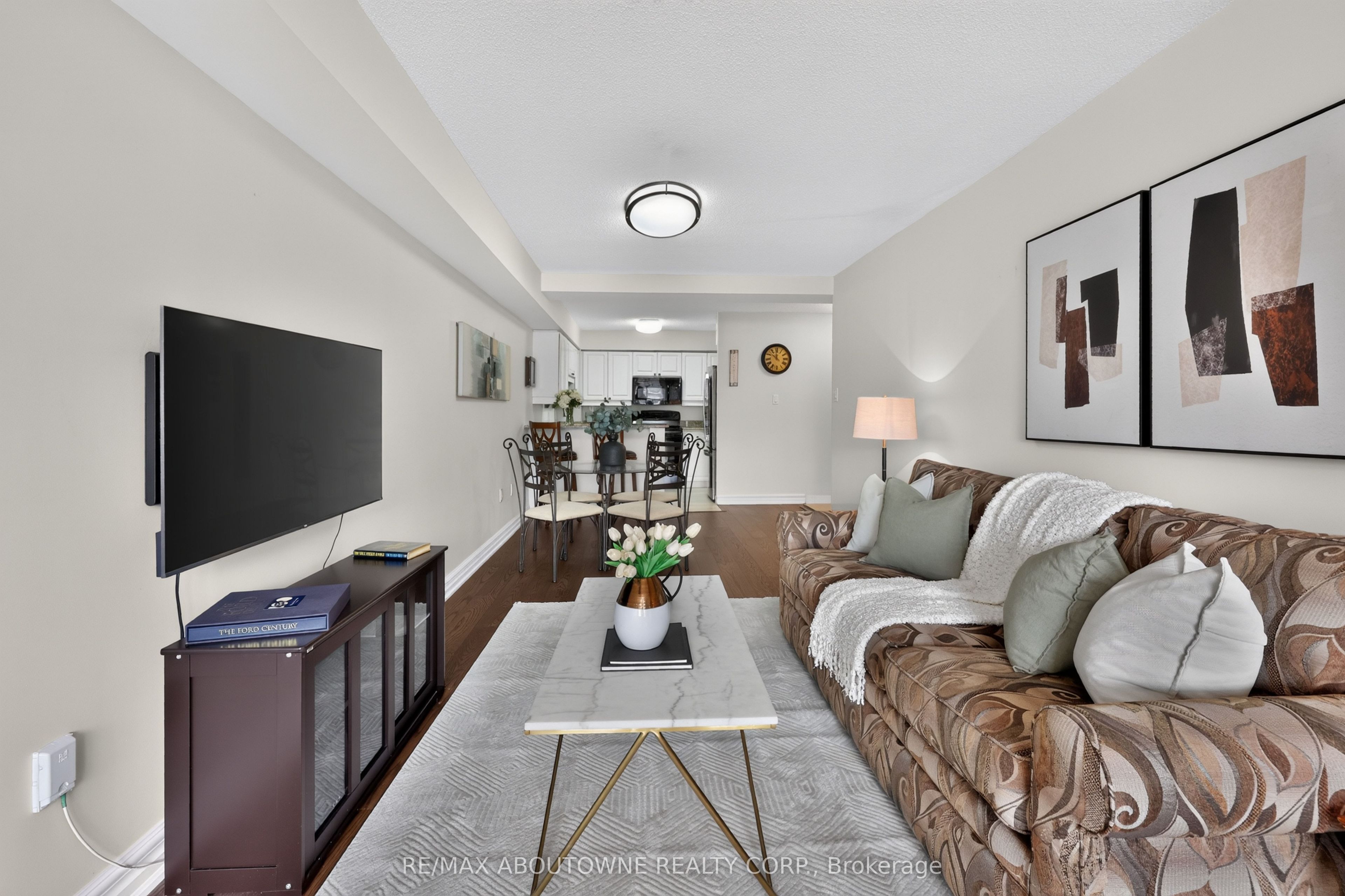 57 – 221 Robinson Street, Oakville ‣ W13843508 57 – 221 Robinson Street, Oakville ‣ W13843508