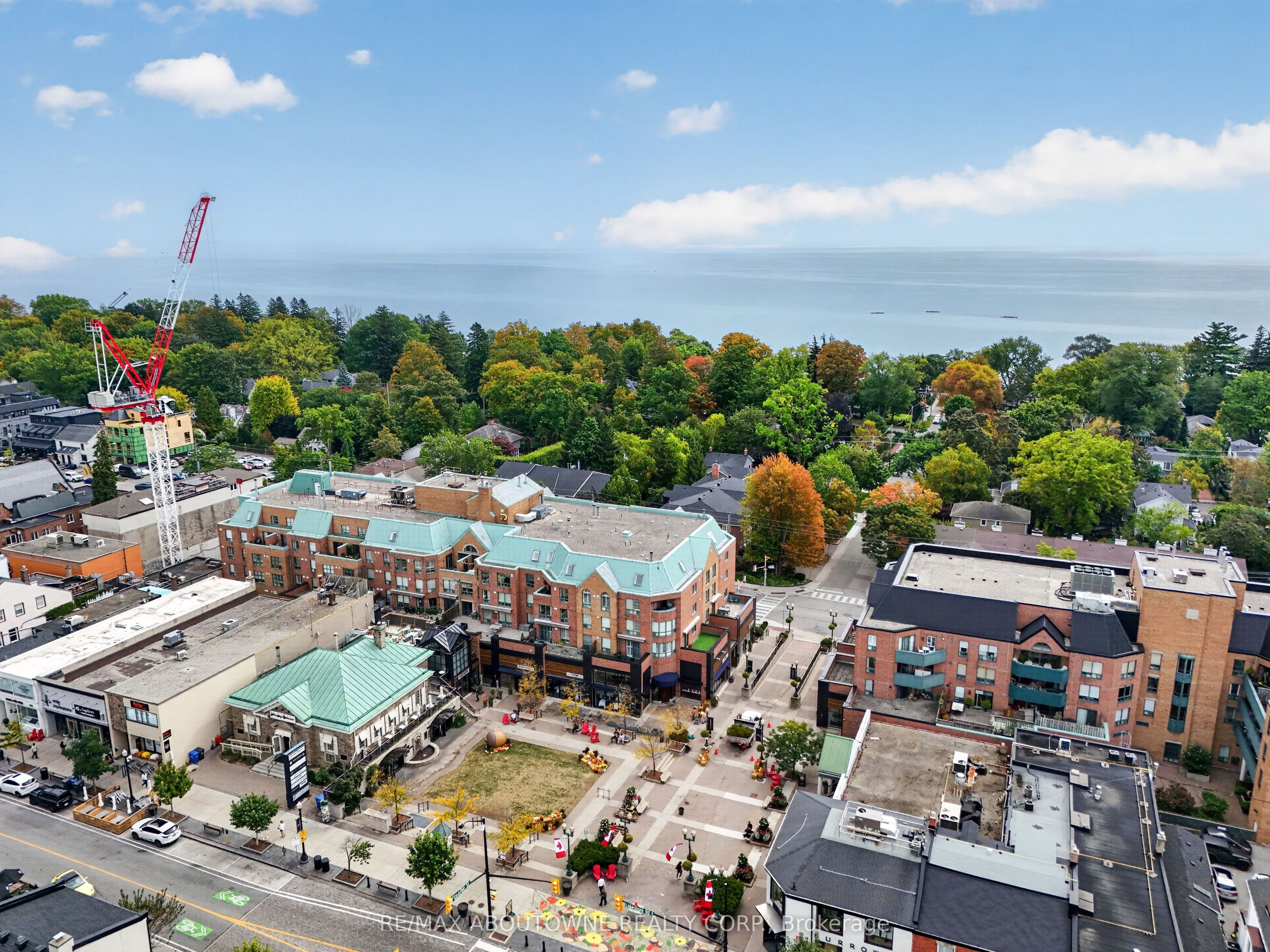 57 – 221 Robinson Street, Oakville ‣ W13843508 57 – 221 Robinson Street, Oakville ‣ W13843508