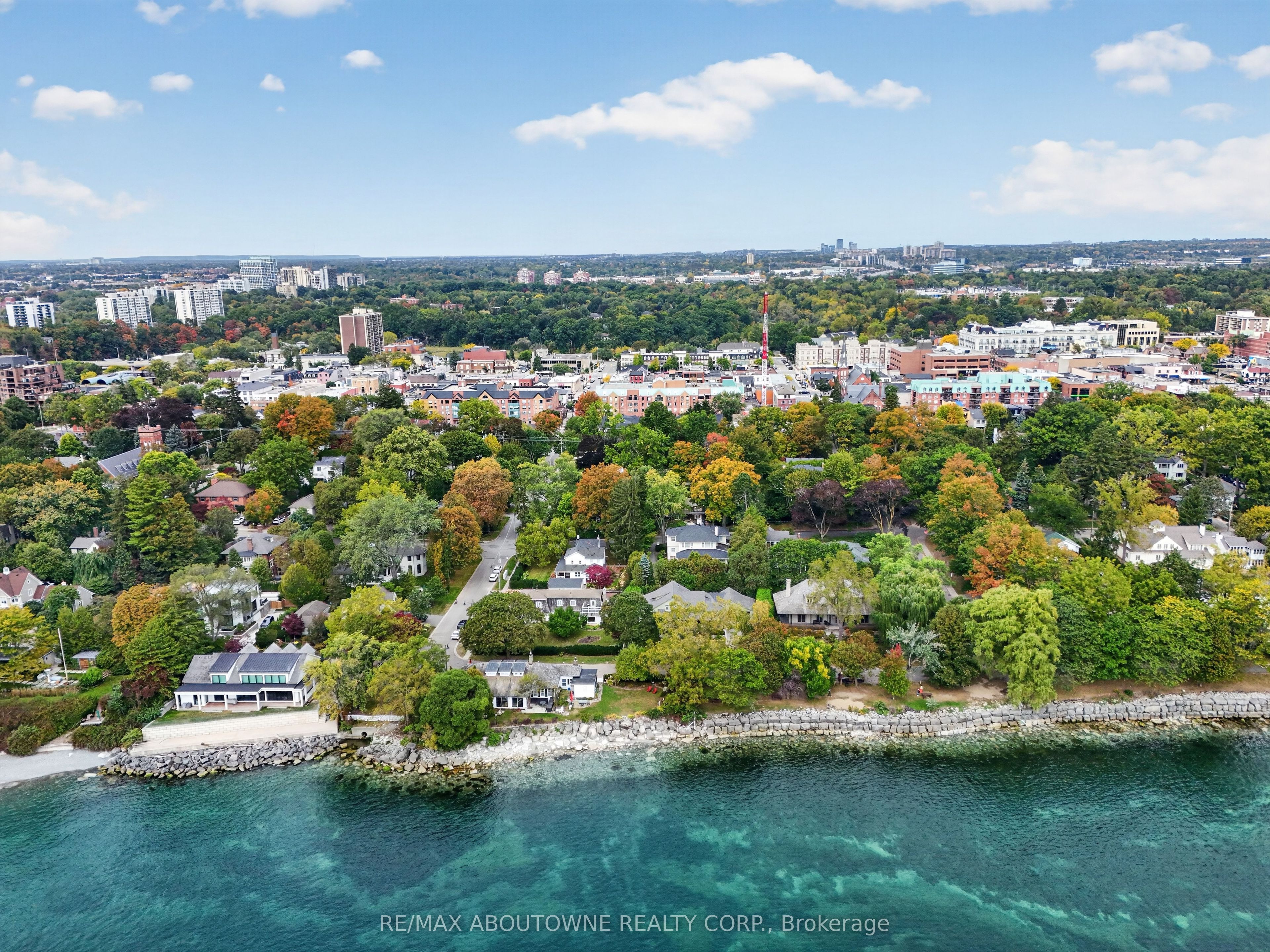 57 – 221 Robinson Street, Oakville ‣ W13843508 57 – 221 Robinson Street, Oakville ‣ W13843508