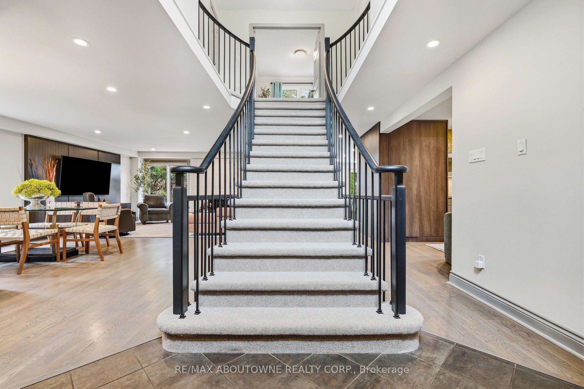 2747 Teak Crescent, Oakville ‣ W13849268 2747 Teak Crescent, Oakville ‣ W13849268