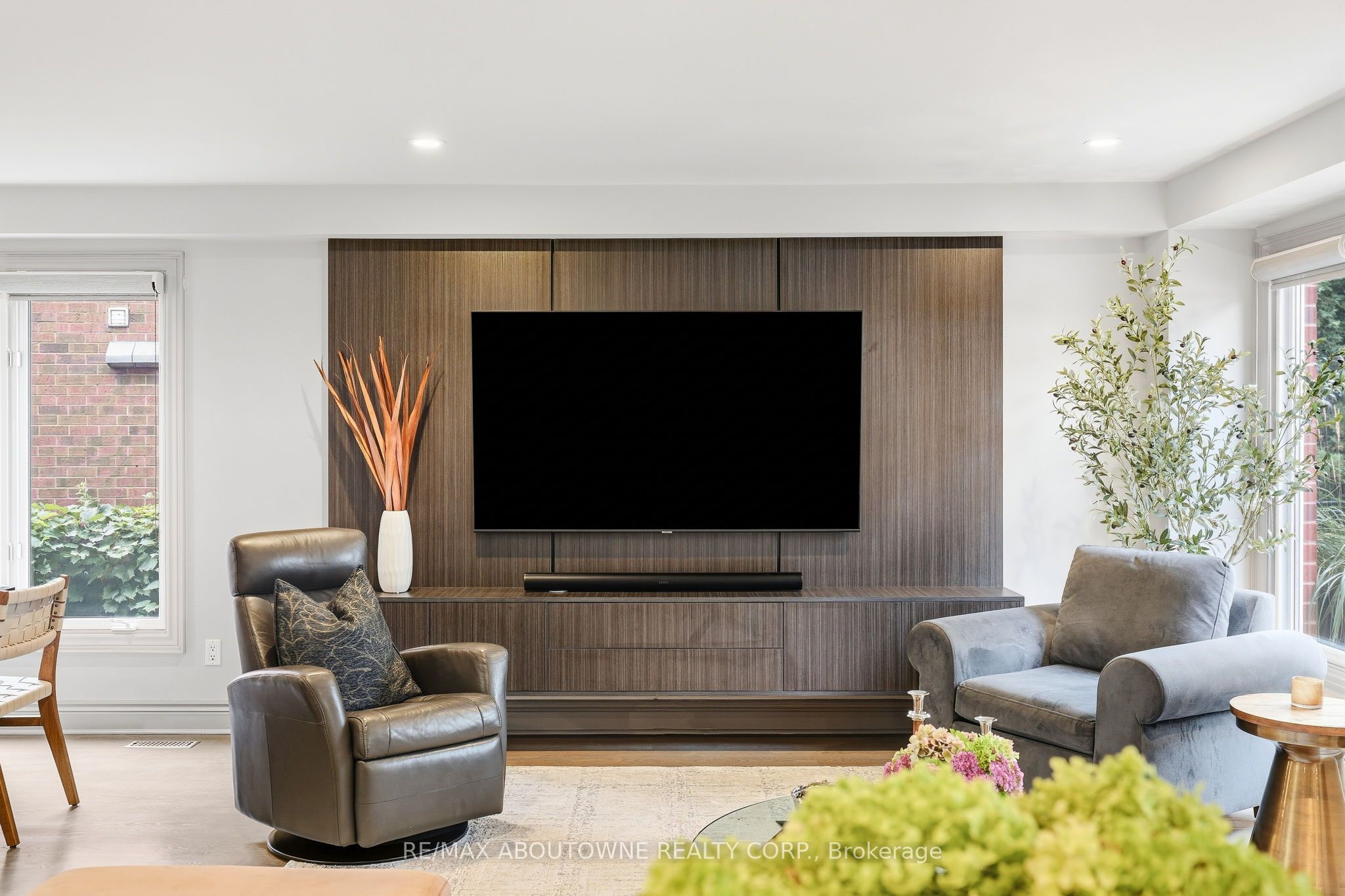 2747 Teak Crescent, Oakville ‣ W13849268 2747 Teak Crescent, Oakville ‣ W13849268