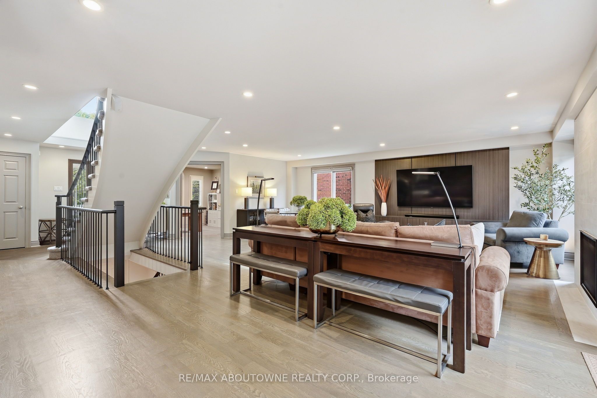 2747 Teak Crescent, Oakville ‣ W13849268 2747 Teak Crescent, Oakville ‣ W13849268