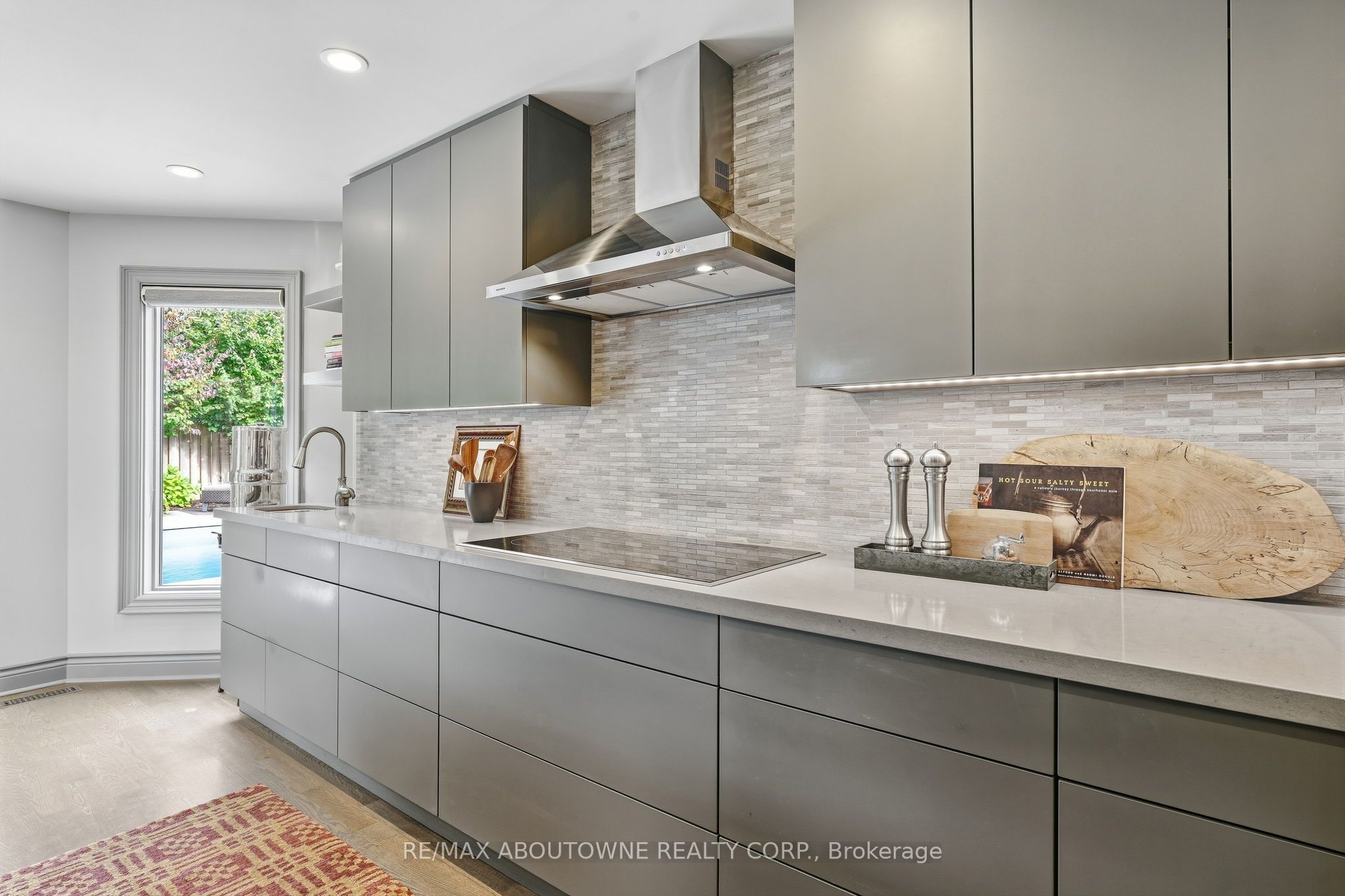 2747 Teak Crescent, Oakville ‣ W13849268 2747 Teak Crescent, Oakville ‣ W13849268