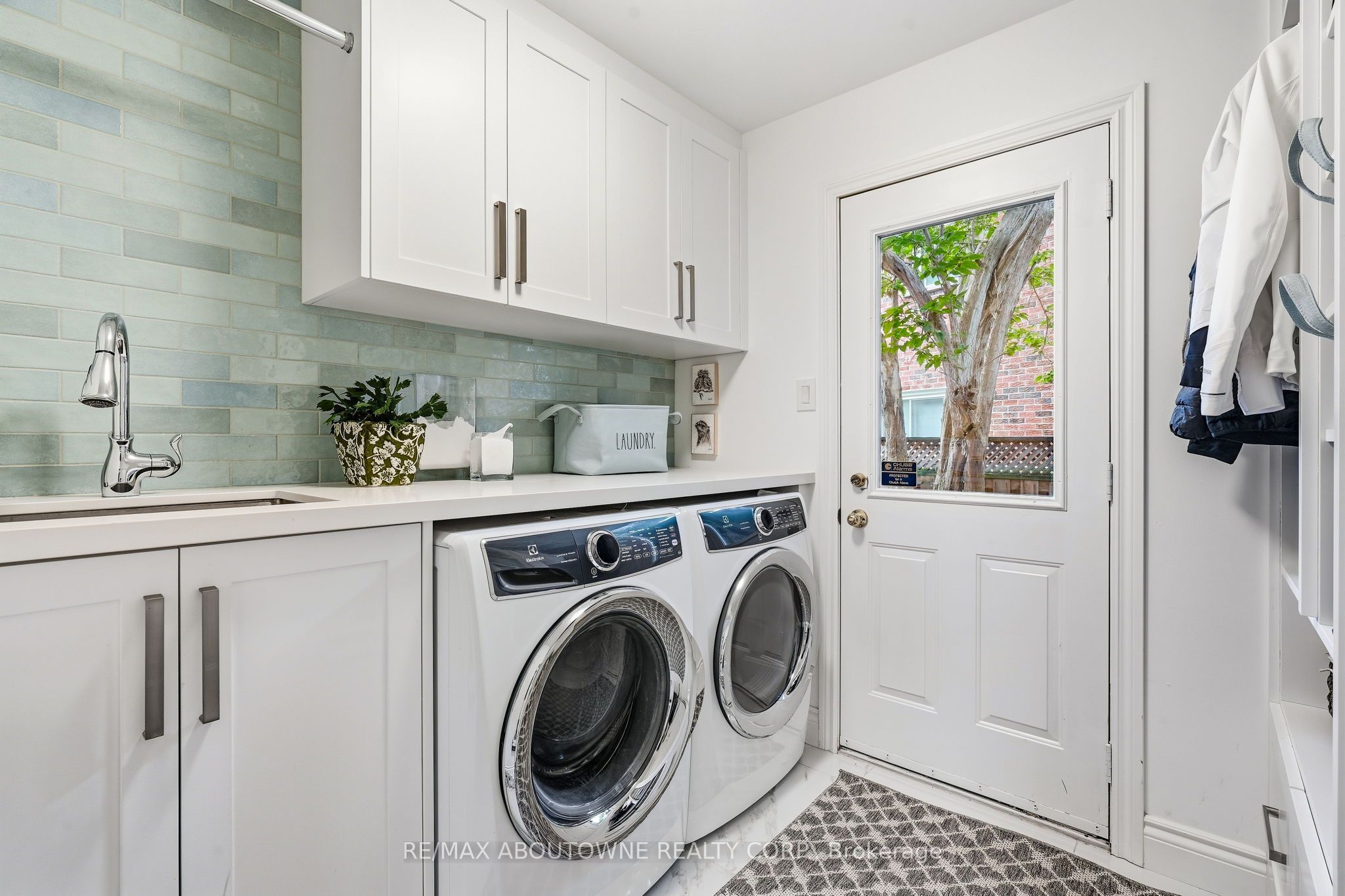 2747 Teak Crescent, Oakville ‣ W13849268 2747 Teak Crescent, Oakville ‣ W13849268
