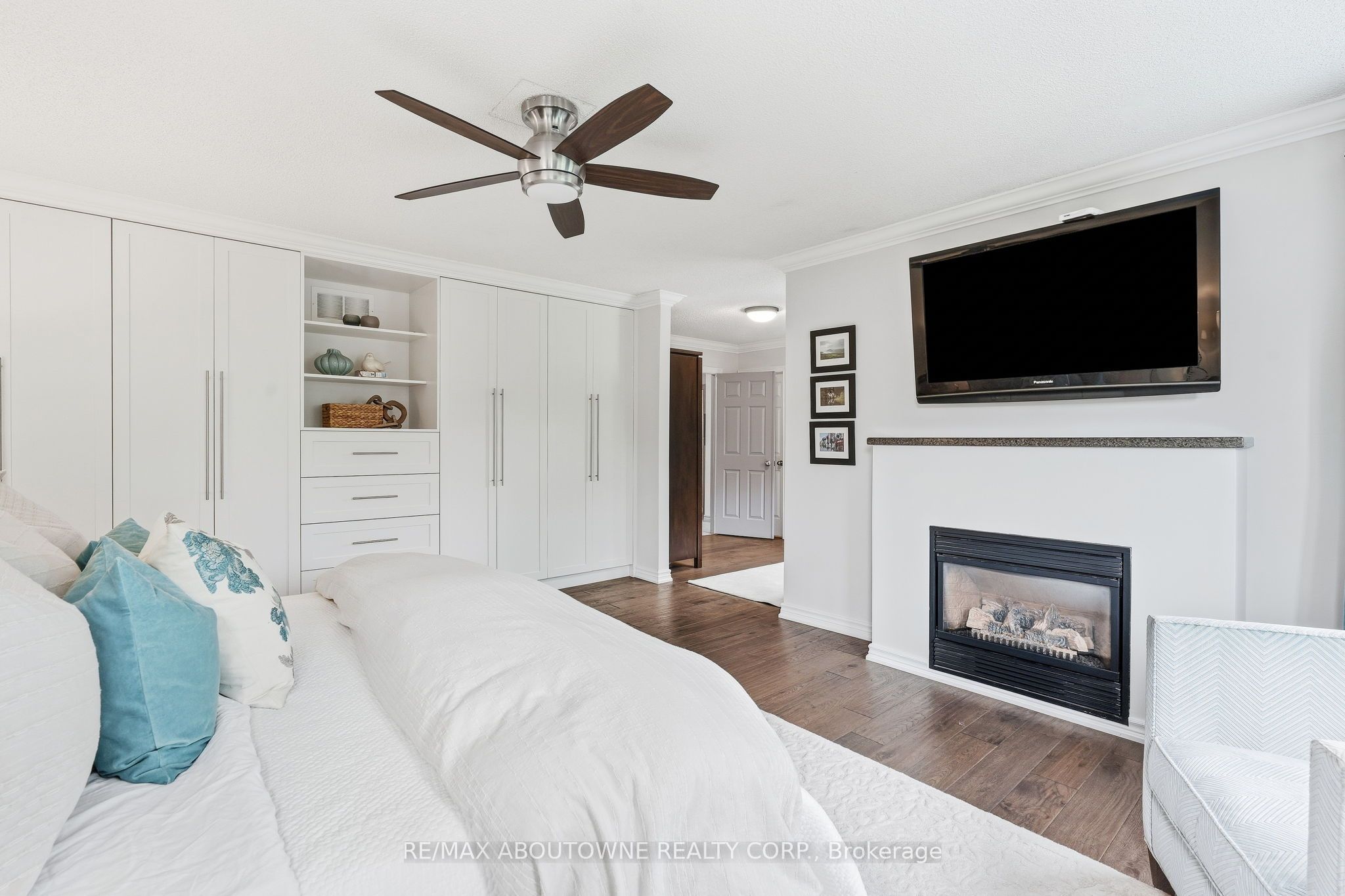 2747 Teak Crescent, Oakville ‣ W13849268 2747 Teak Crescent, Oakville ‣ W13849268