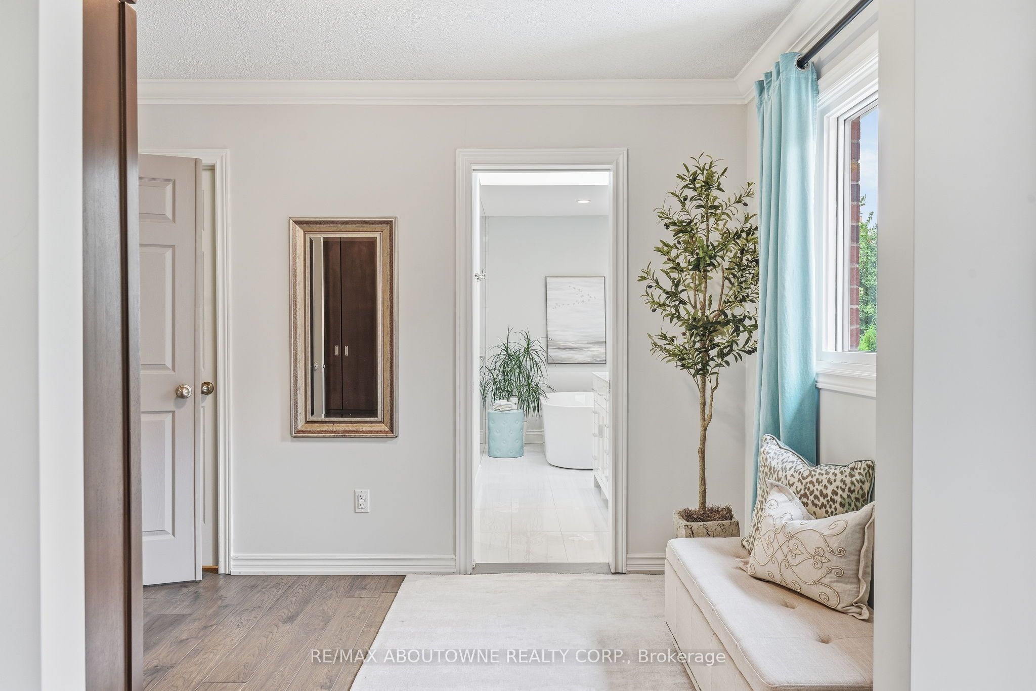 2747 Teak Crescent, Oakville ‣ W13849268 2747 Teak Crescent, Oakville ‣ W13849268
