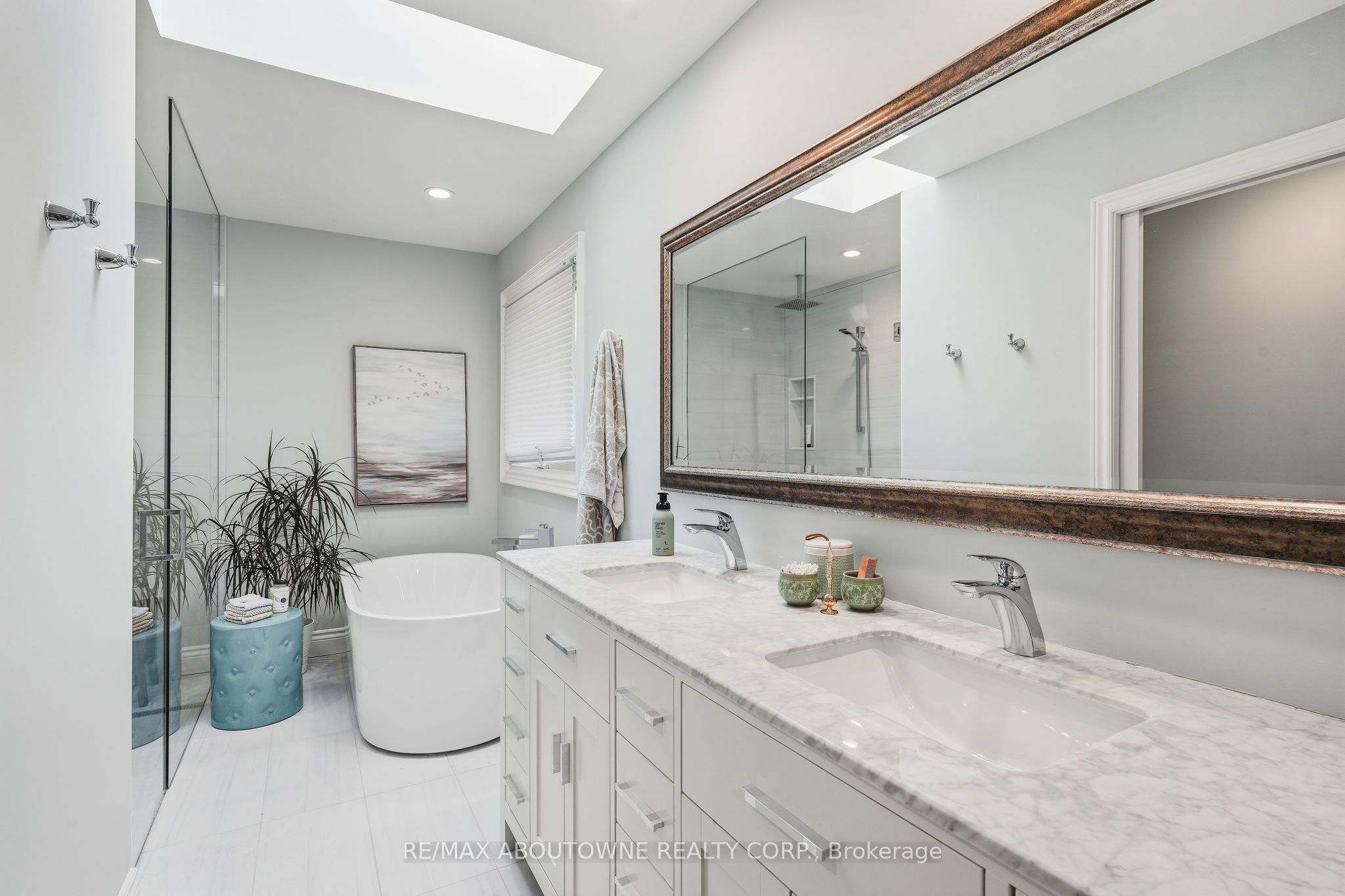 2747 Teak Crescent, Oakville ‣ W13849268 2747 Teak Crescent, Oakville ‣ W13849268