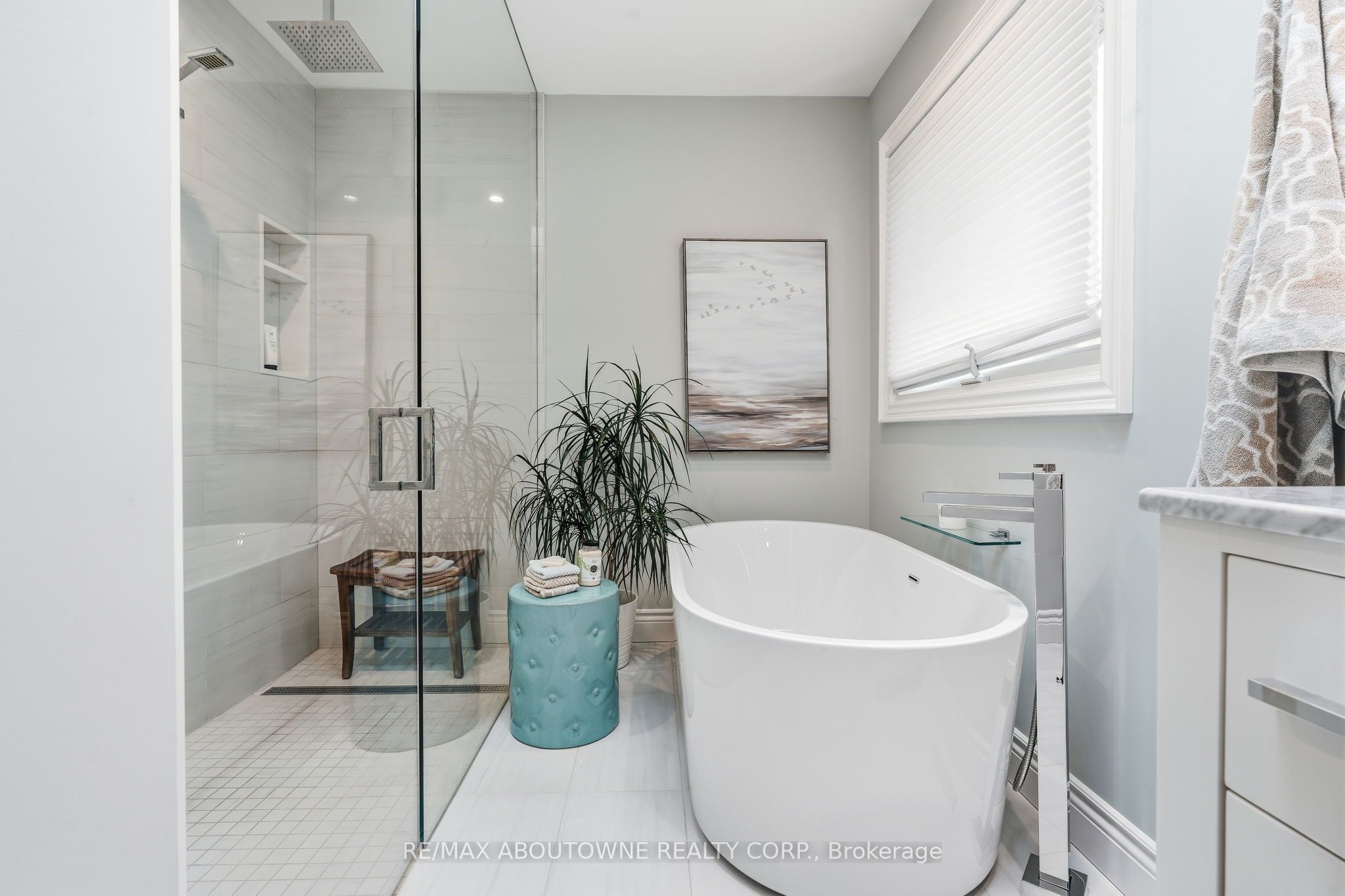 2747 Teak Crescent, Oakville ‣ W13849268 2747 Teak Crescent, Oakville ‣ W13849268