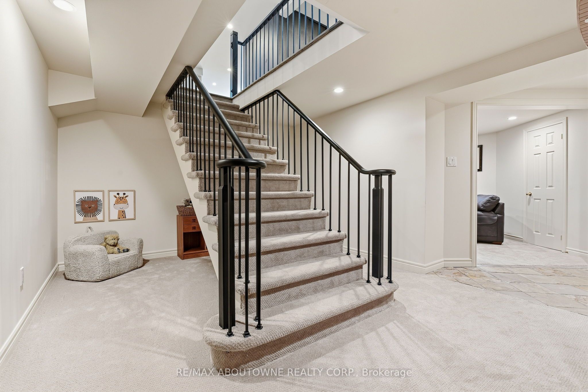 2747 Teak Crescent, Oakville ‣ W13849268 2747 Teak Crescent, Oakville ‣ W13849268