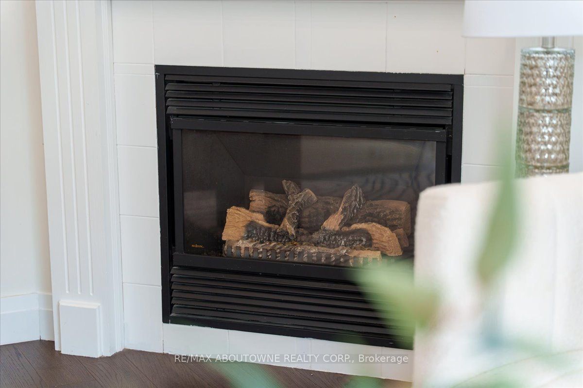 1282 Parkhurst Drive, Oakville ‣ W13851990 1282 Parkhurst Drive, Oakville ‣ W13851990