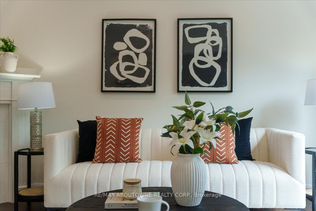 1282 Parkhurst Drive, Oakville ‣ W13851990 1282 Parkhurst Drive, Oakville ‣ W13851990