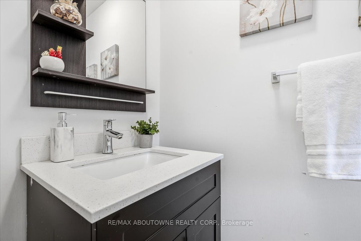 1282 Parkhurst Drive, Oakville ‣ W13851990 1282 Parkhurst Drive, Oakville ‣ W13851990