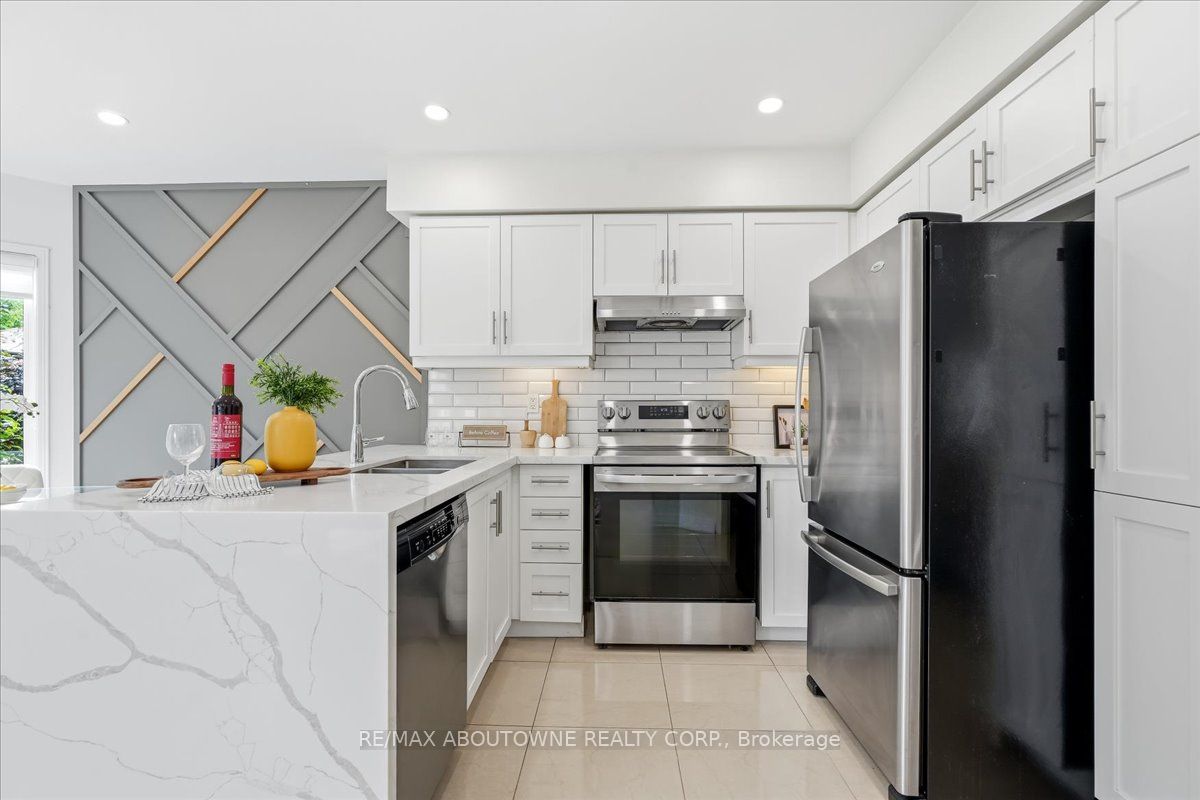 1282 Parkhurst Drive, Oakville ‣ W13851990 1282 Parkhurst Drive, Oakville ‣ W13851990