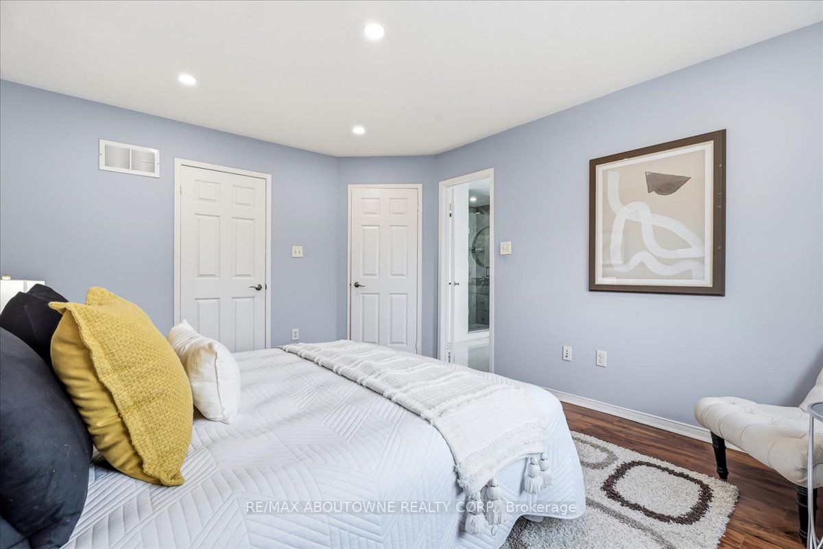 1282 Parkhurst Drive, Oakville ‣ W13851990 1282 Parkhurst Drive, Oakville ‣ W13851990