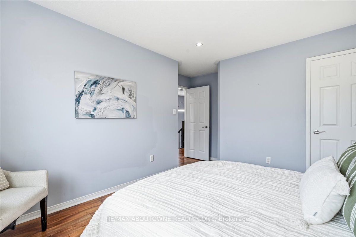 1282 Parkhurst Drive, Oakville ‣ W13851990 1282 Parkhurst Drive, Oakville ‣ W13851990